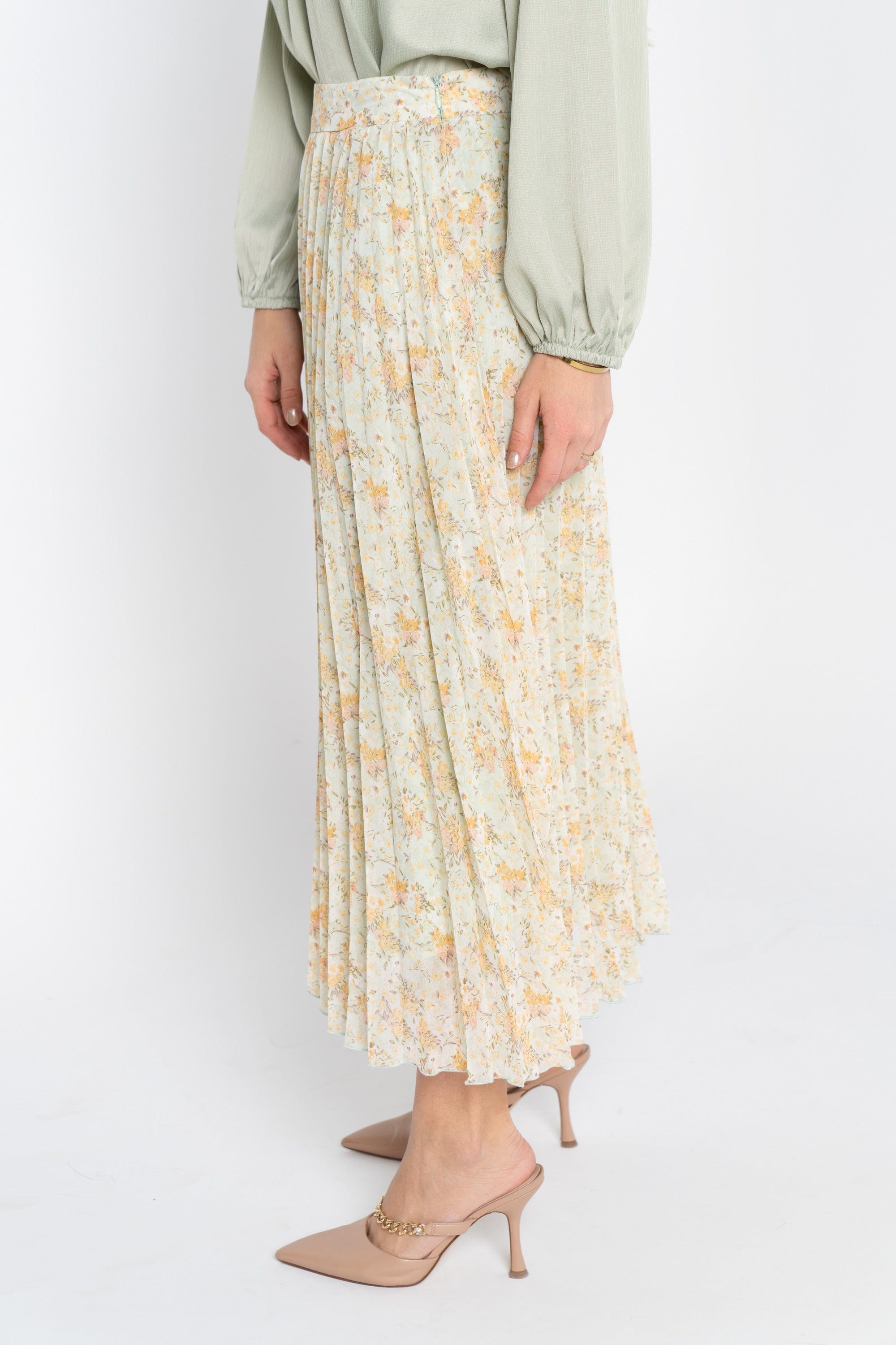 نتشي تنورة ميدي بليسيه مشجرة نص بطن نسائي