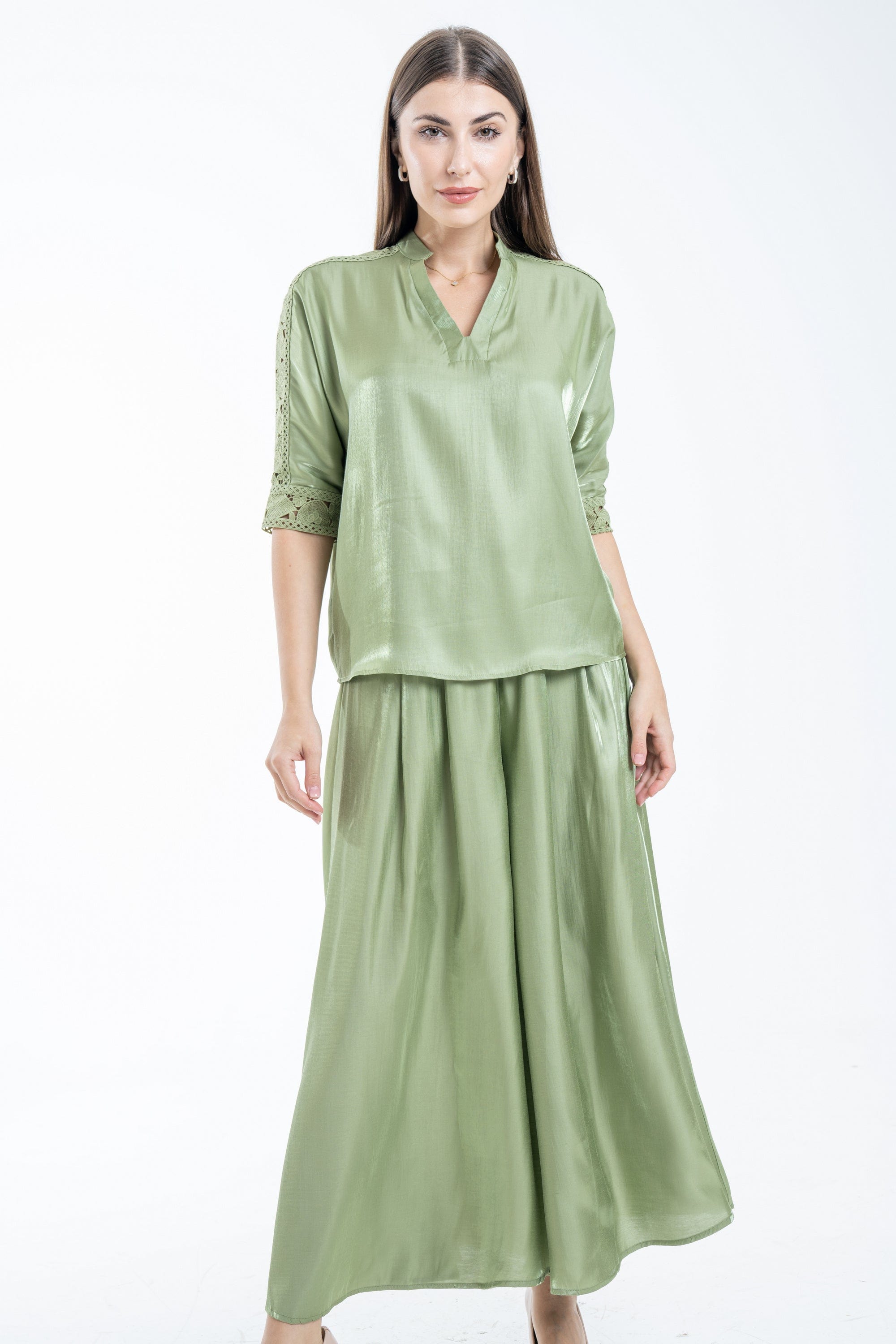 نتشي قميص نسائي لميع بفتحتة صدر سبعة