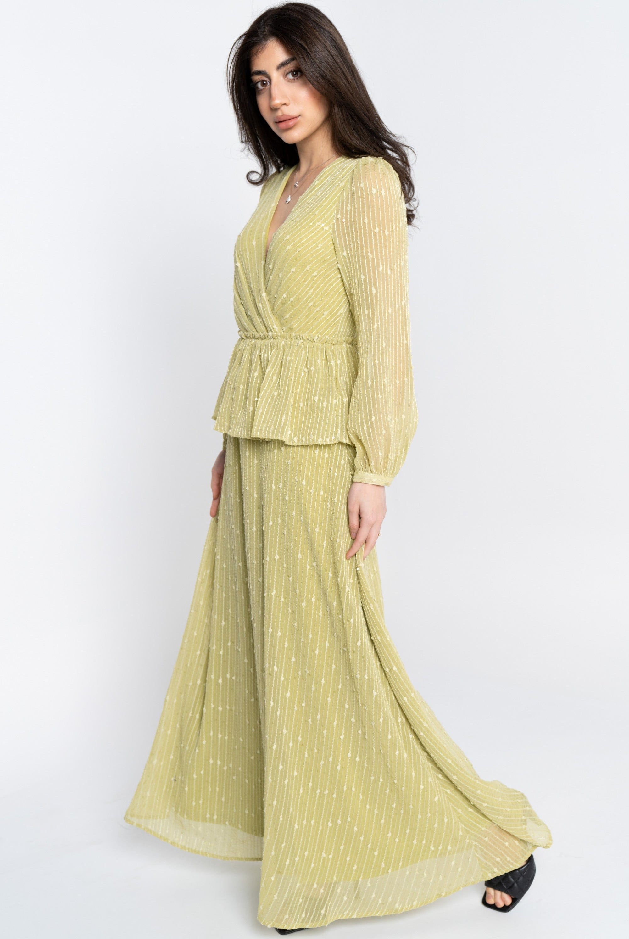 نتشي فستان ماكسي طويل بأكمام طويلة شفافة فتحة رقبة سبعة