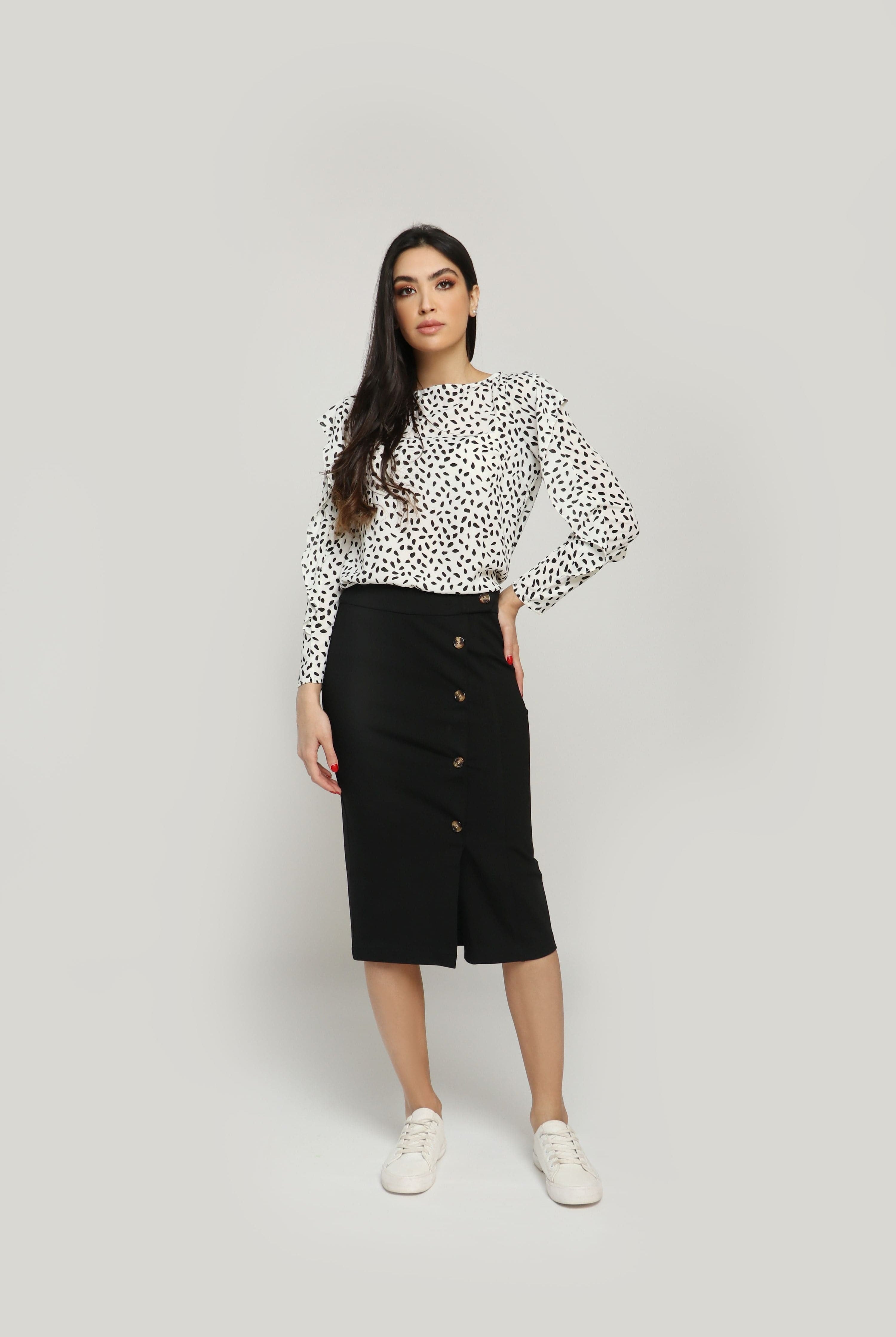 نتشي تنورة ميدي رسمي بأزرار كبيرة أمامية وفتحة أمامية