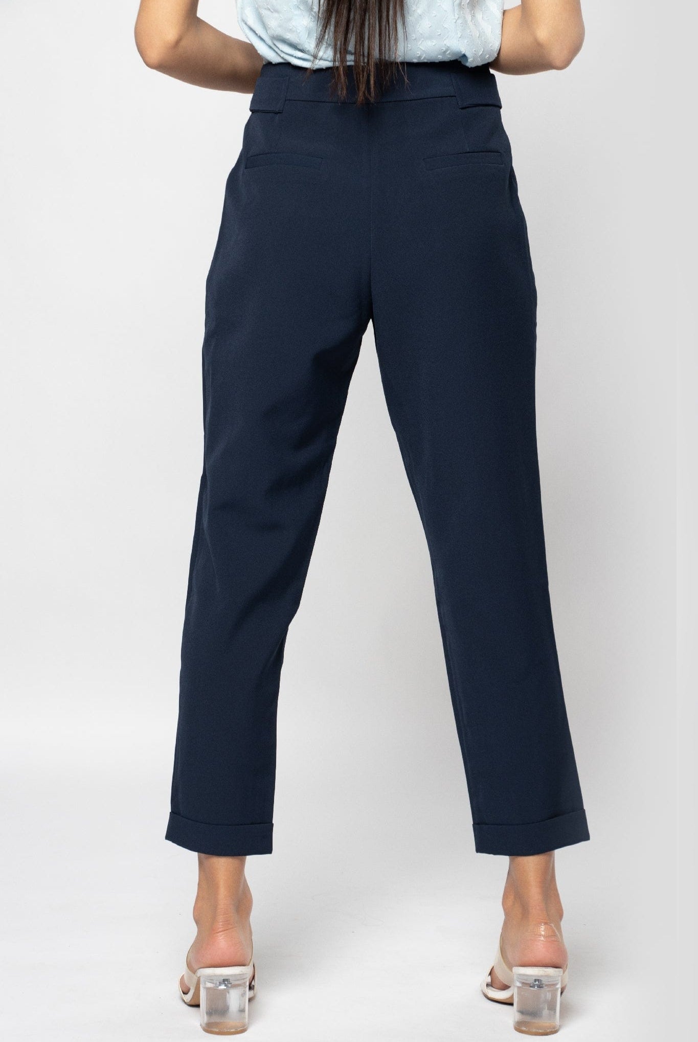 نتشي بنطلون قماش واسع بكسرات