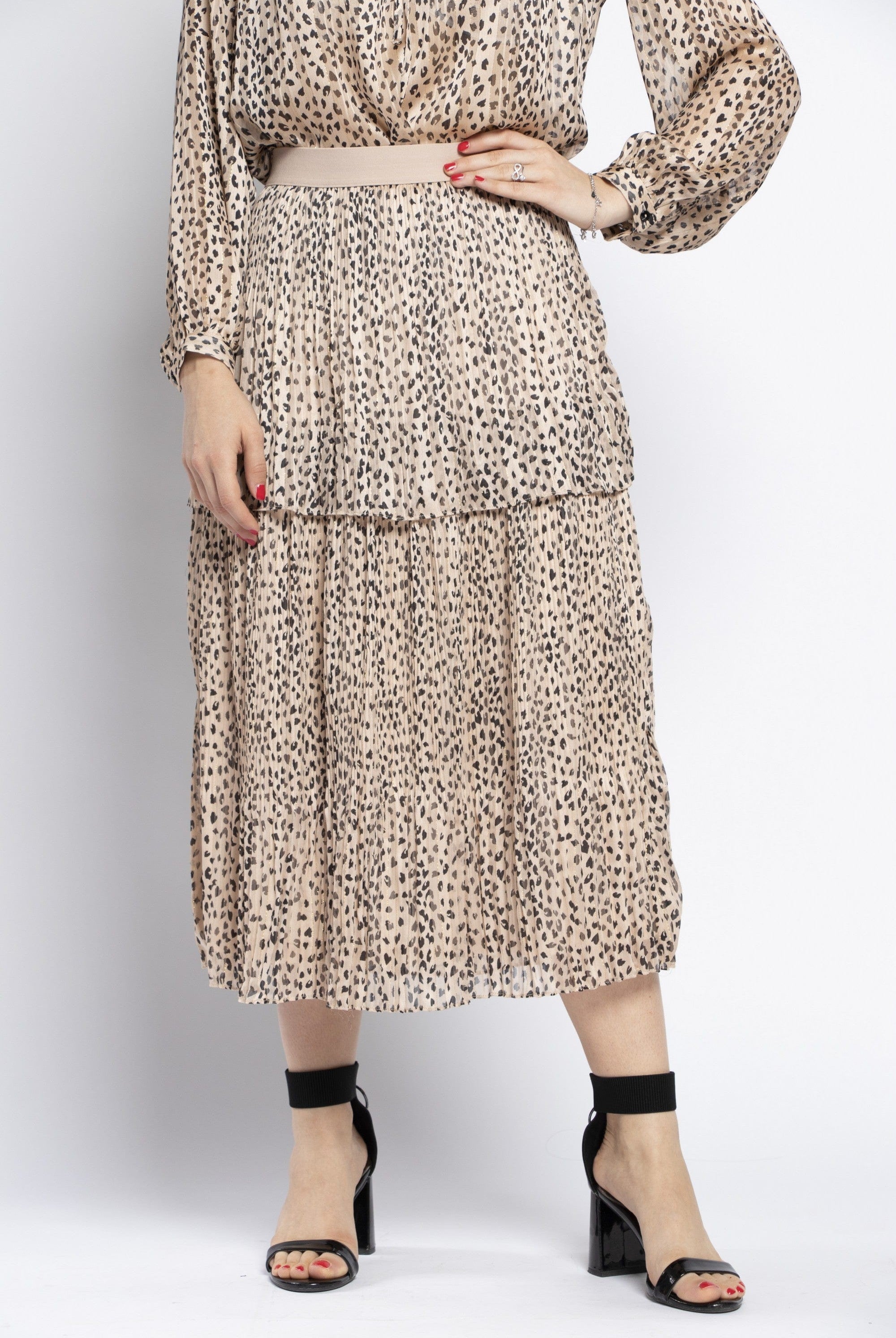 نتشي تنورة ميدي واسعه من طبقتين مطبوعة بنقشة جلد النمر