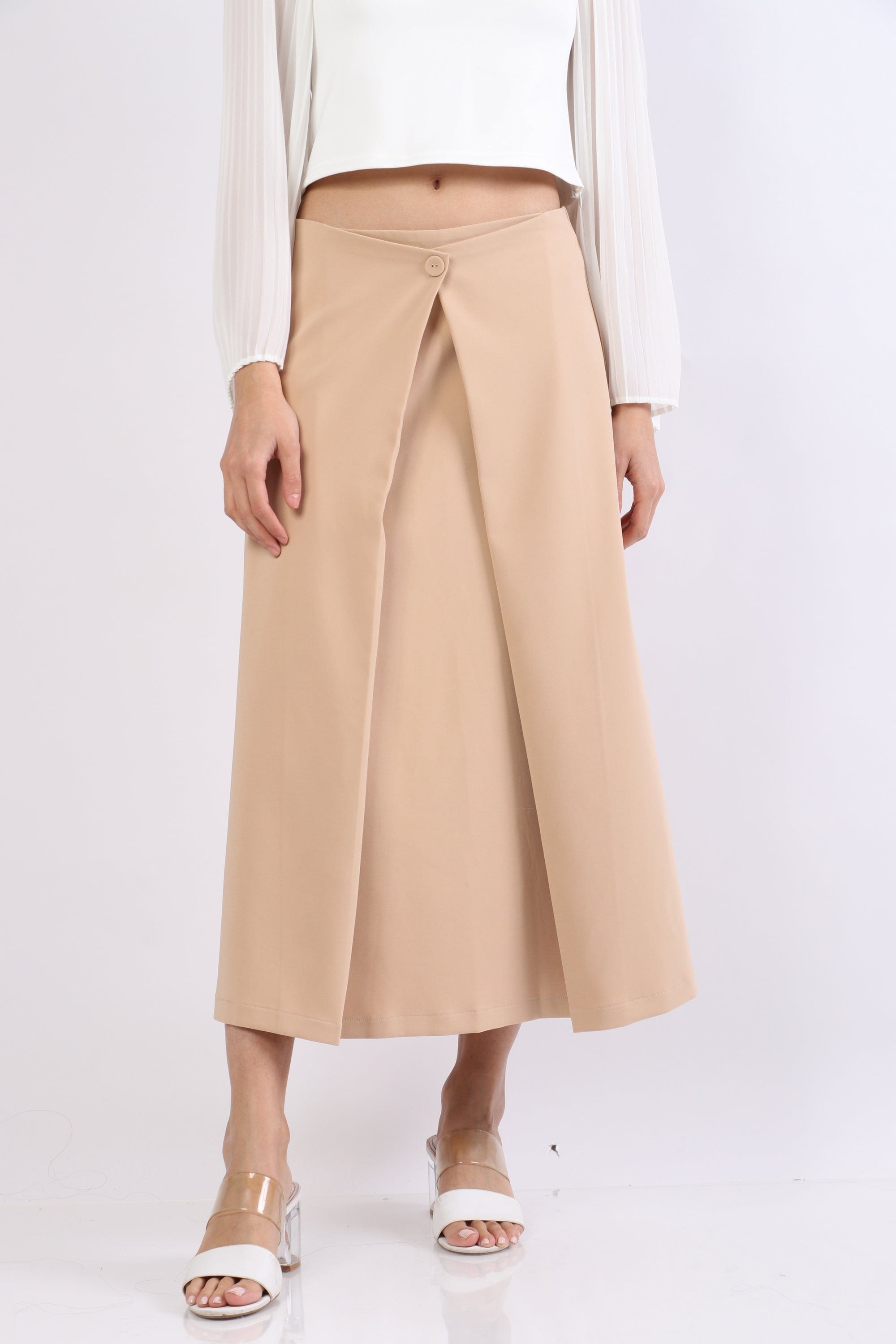 نتشي تنورة ميدي سادة بطيات عريضة محكمة بزرار