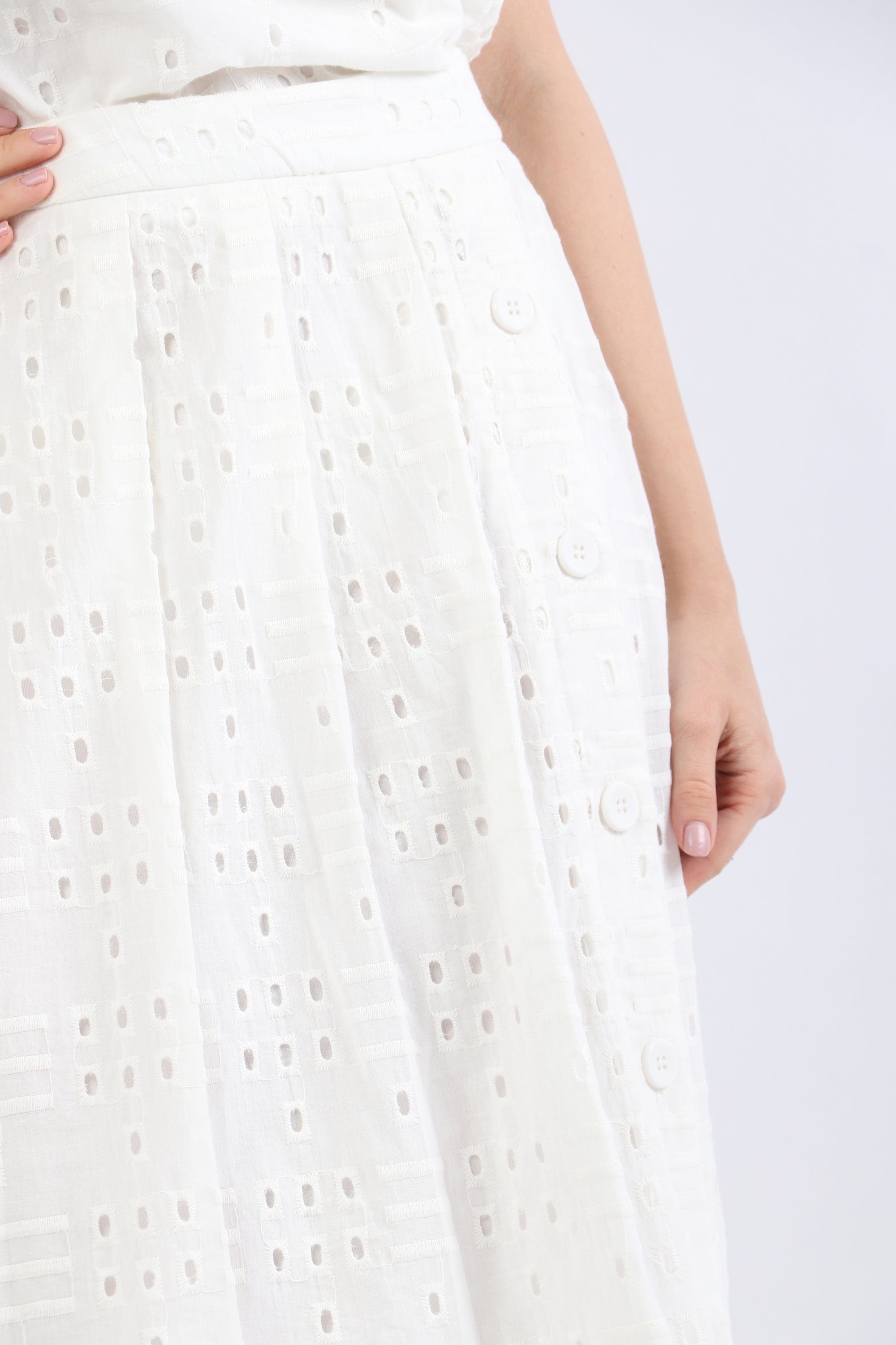 نتشي تنورة ميدي هاي ويست مطرزة دانتيل