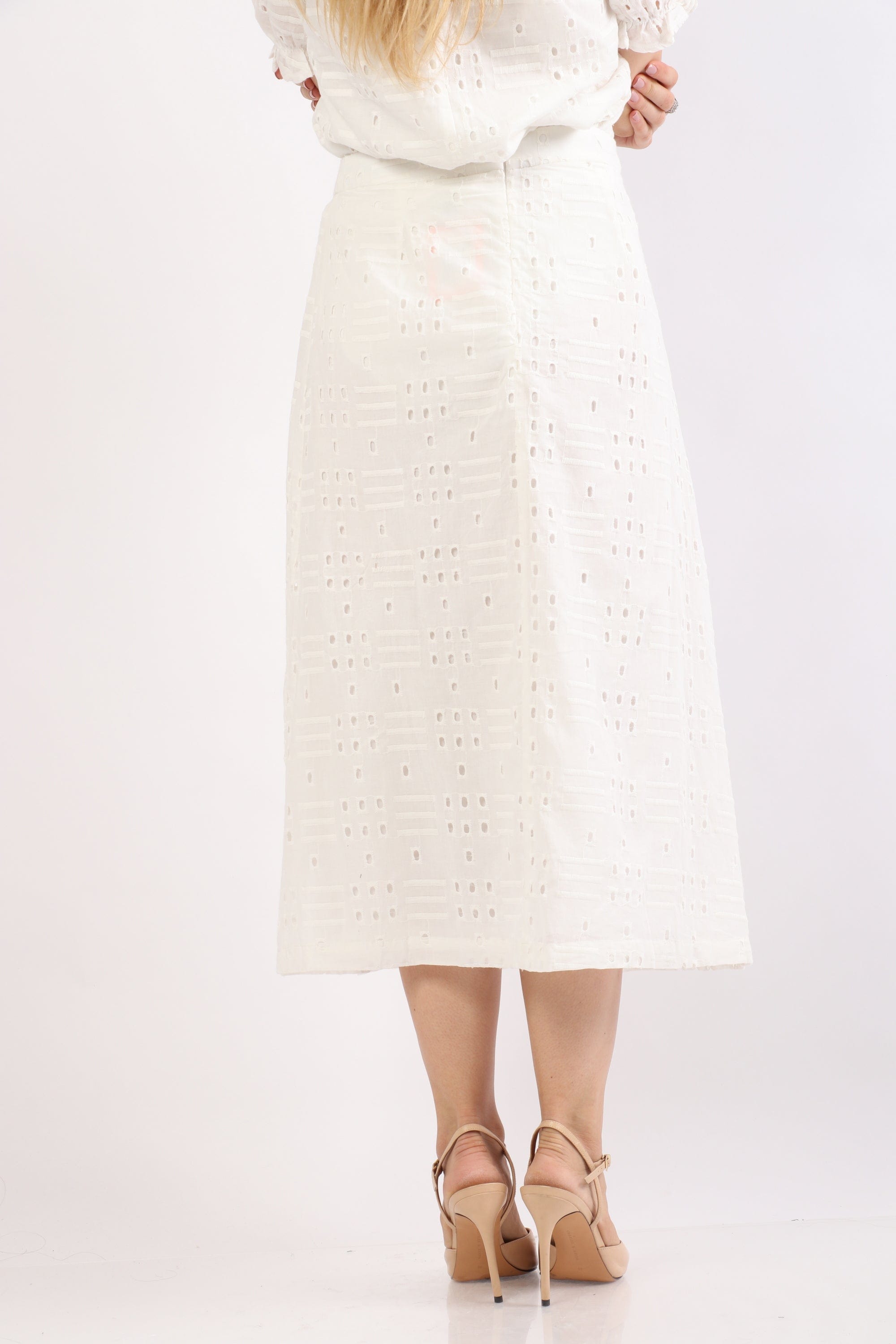 نتشي تنورة ميدي هاي ويست مطرزة دانتيل