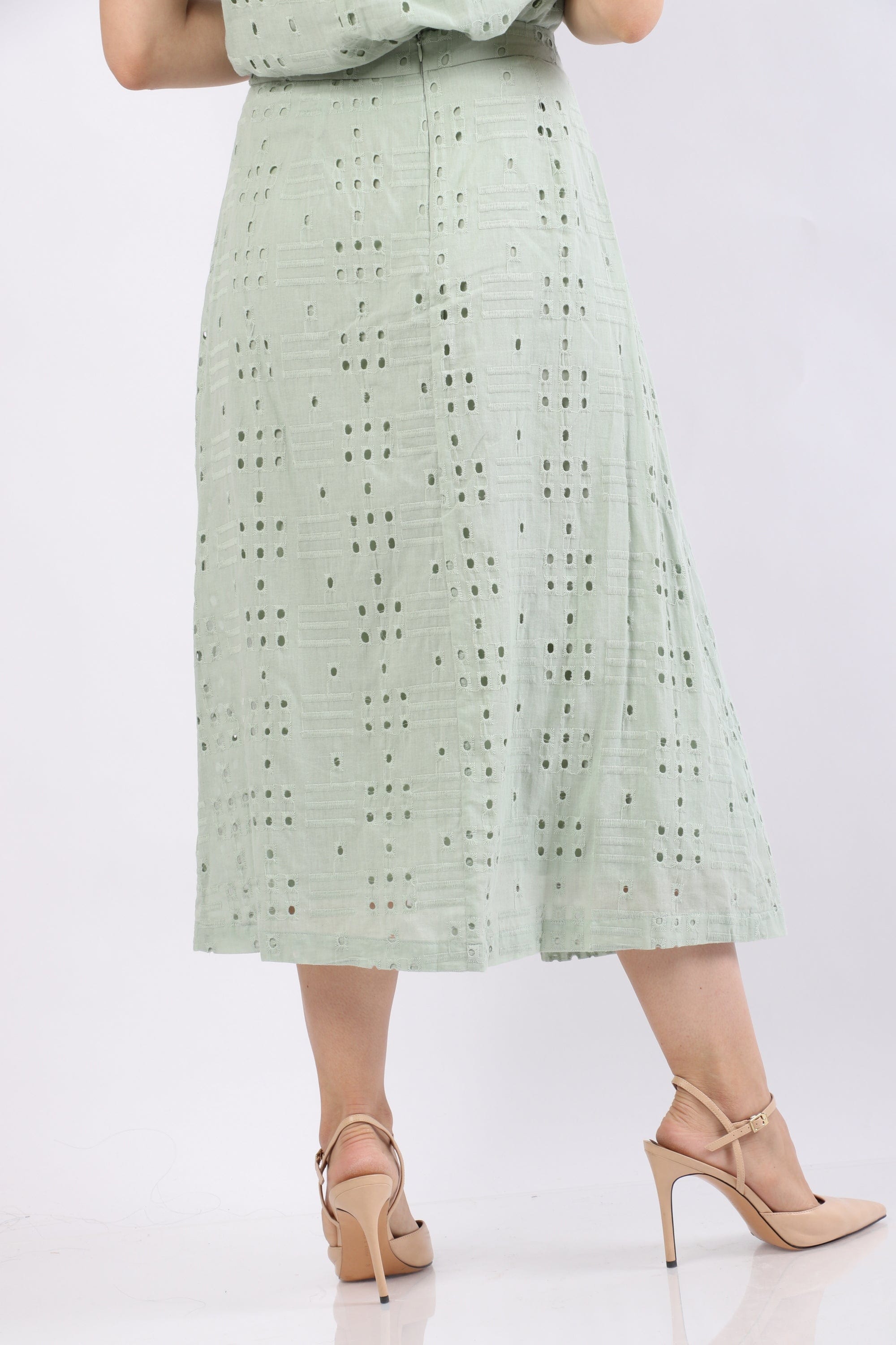 نتشي تنورة ميدي هاي ويست مطرزة دانتيل