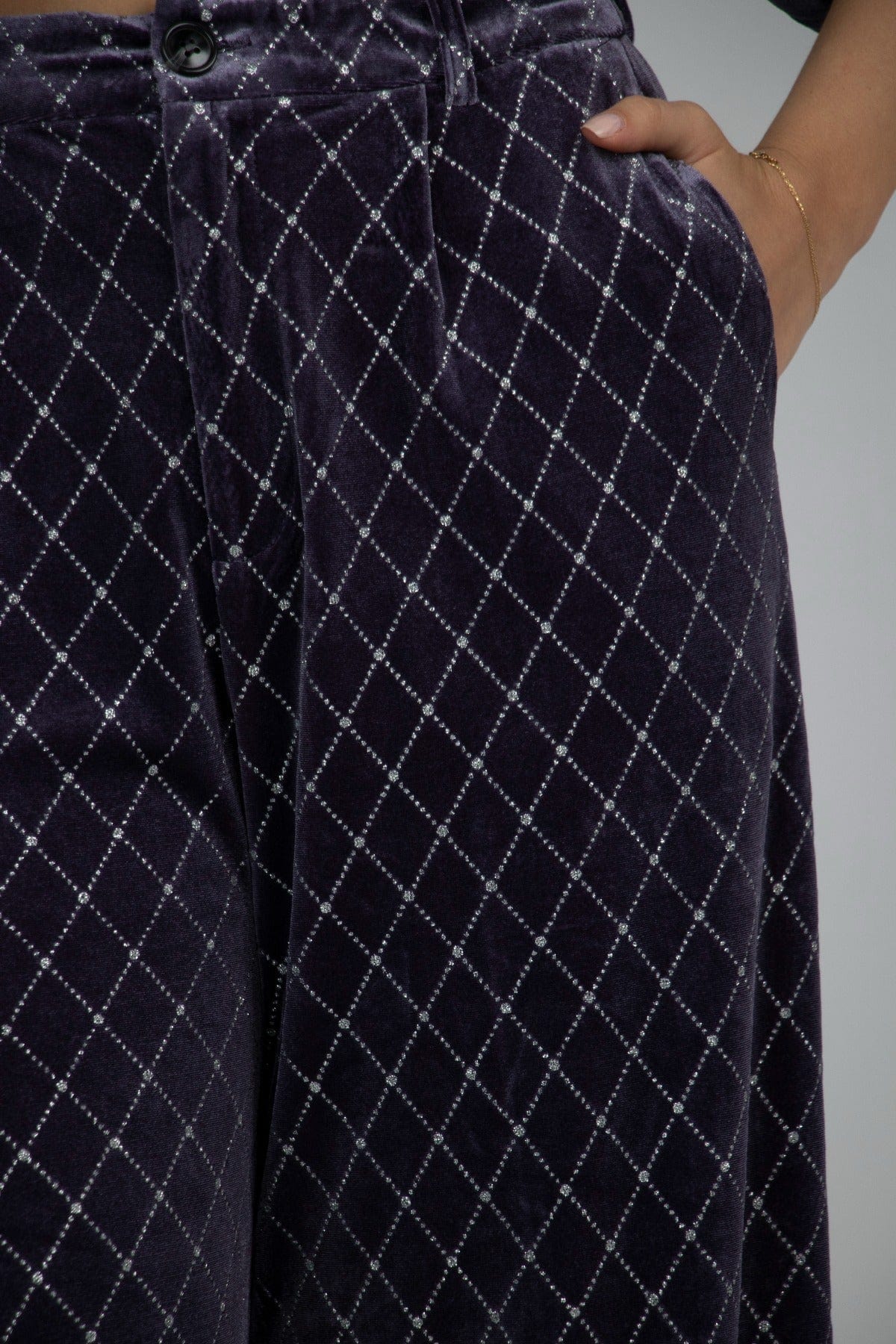 نتشي بنطلون مربعات هاي ويست واسع طويل نسائي