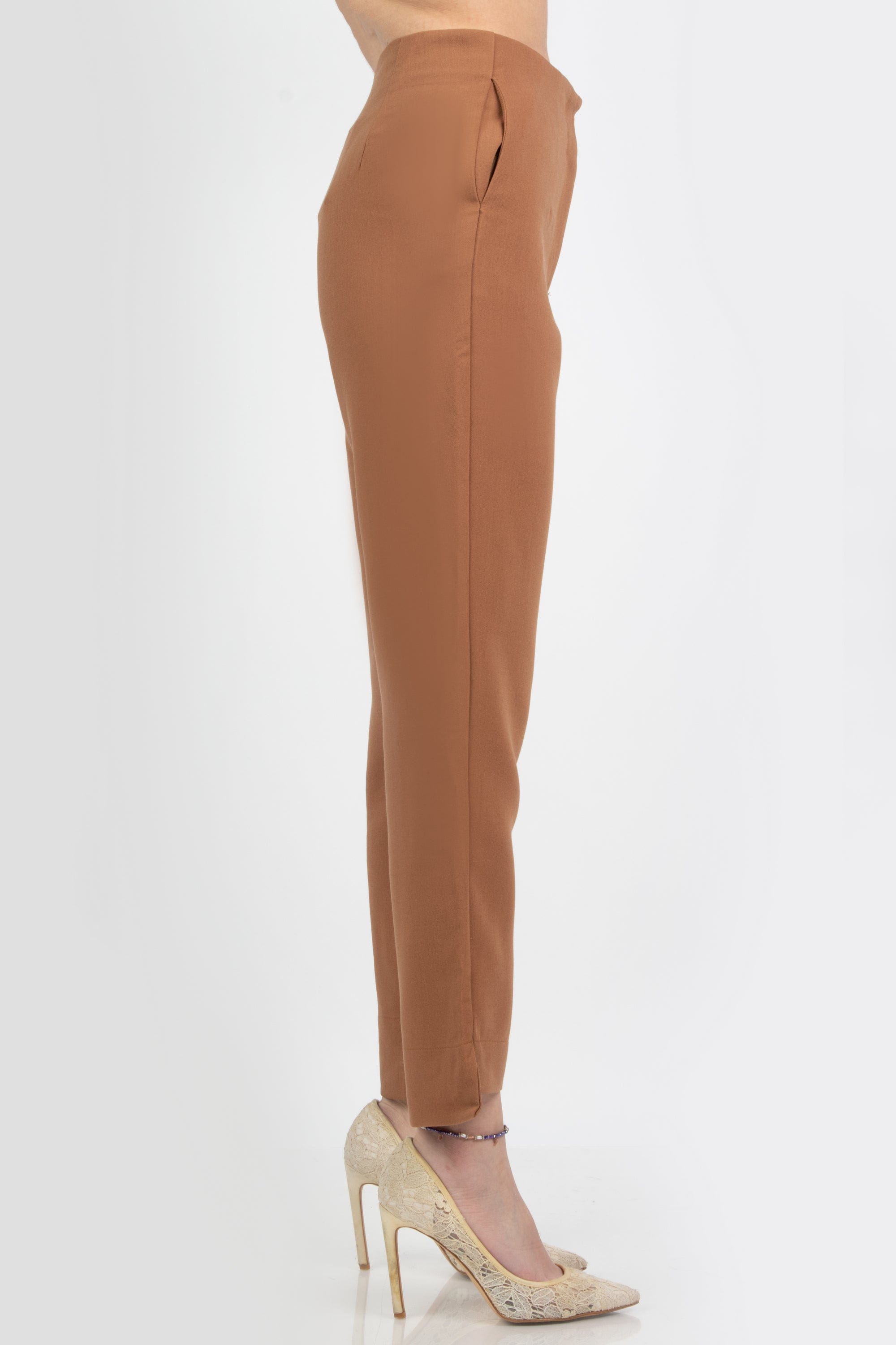 نتشي بنطلون قماش نسائي سادة بفتحة من الأسفل