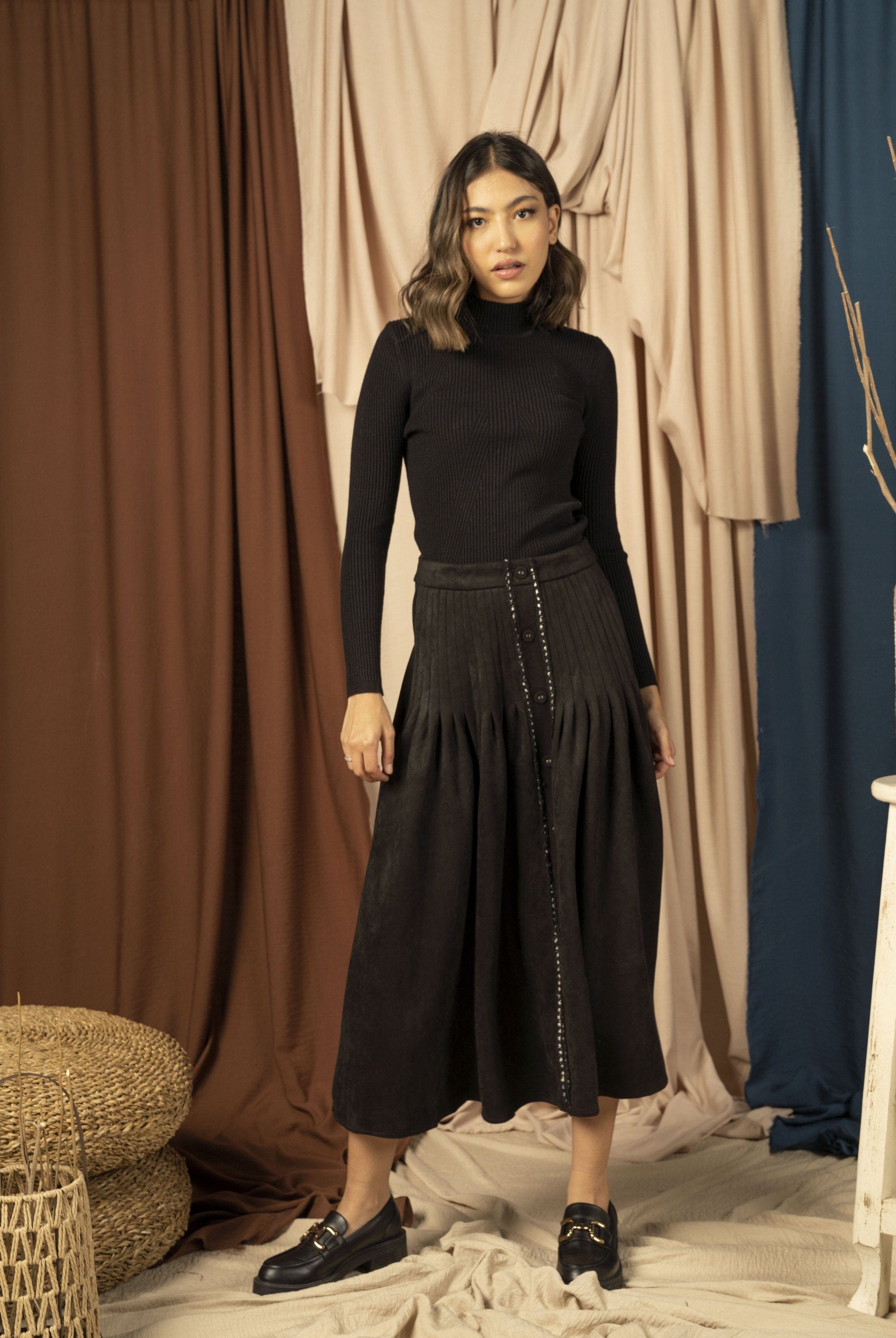 نتشي تنورة ميدي واسعة أزرار أمامية نسائي أسود