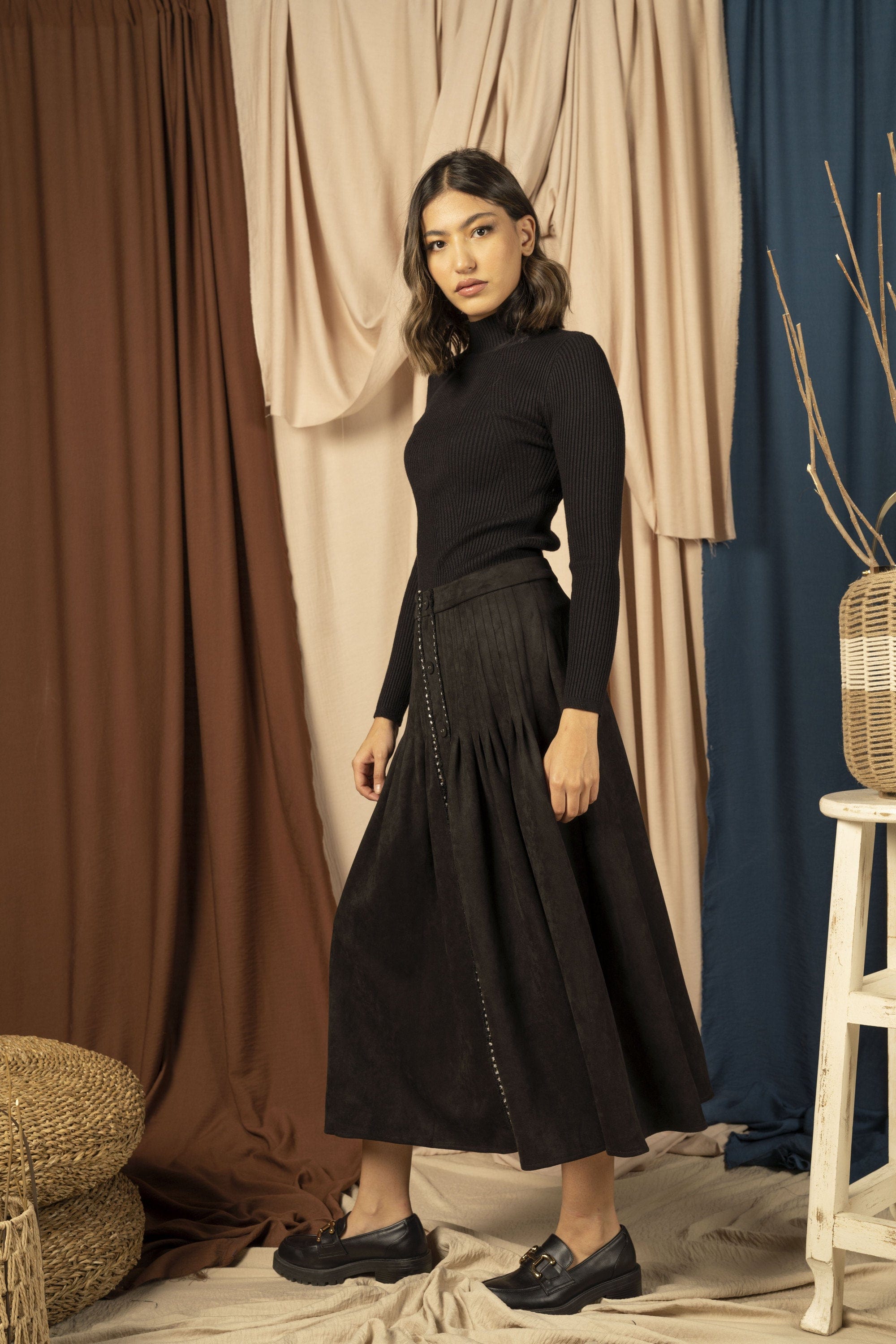 نتشي تنورة ميدي واسعة أزرار أمامية نسائي أسود