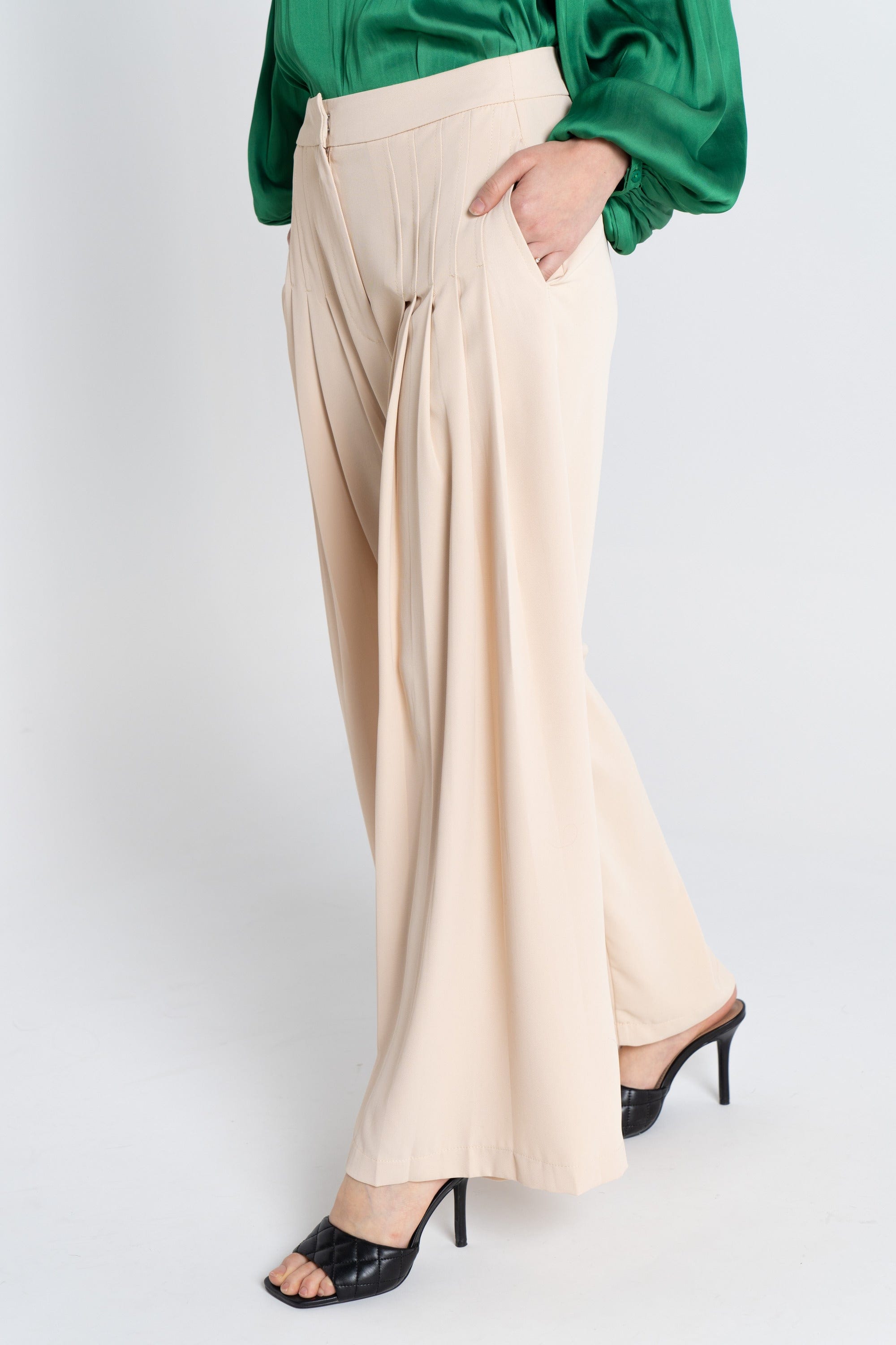 نتشي بنطلون طويل واسع كلوش هاي ويست نسائي