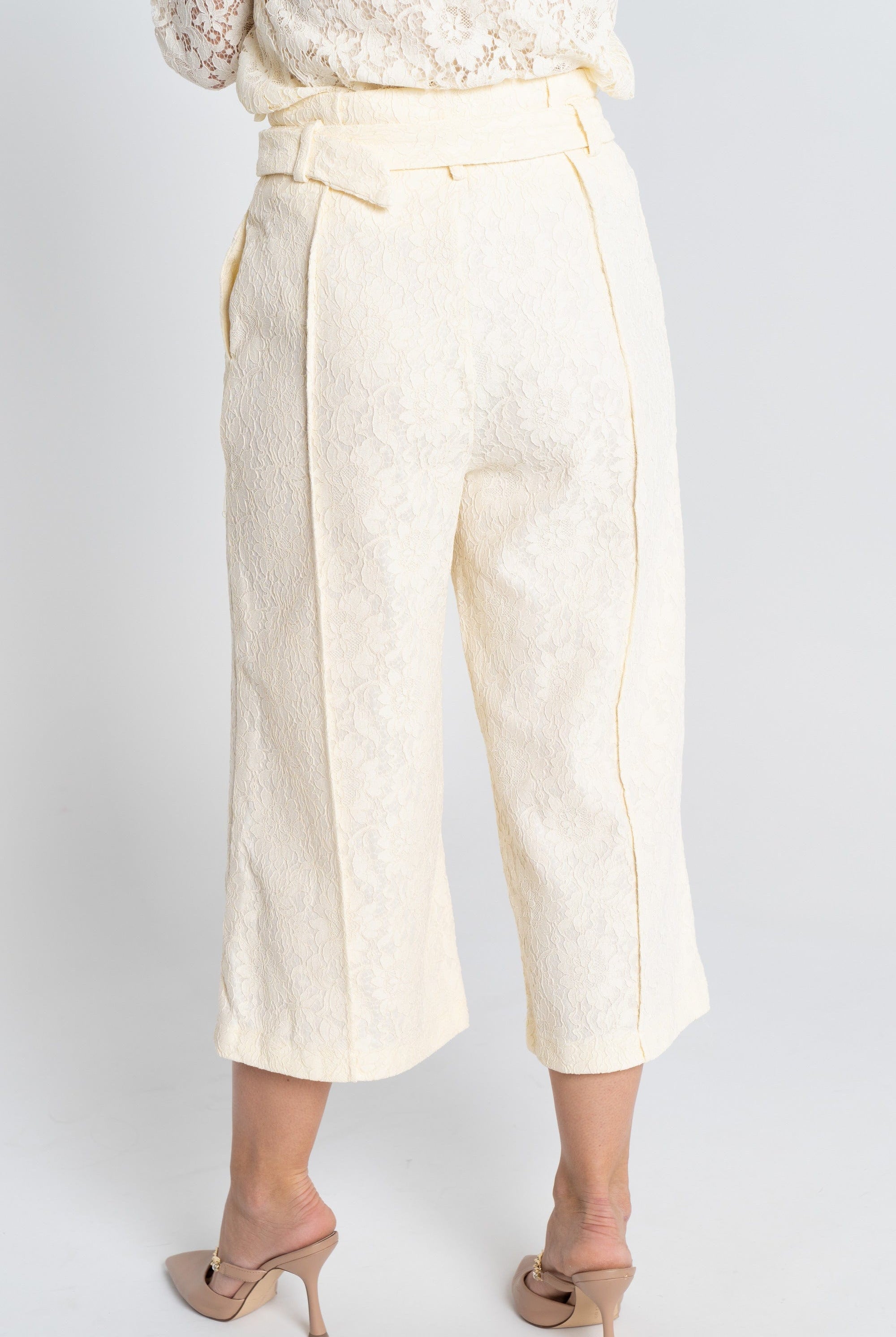 نتشي سروال قصير نسائي قماشي