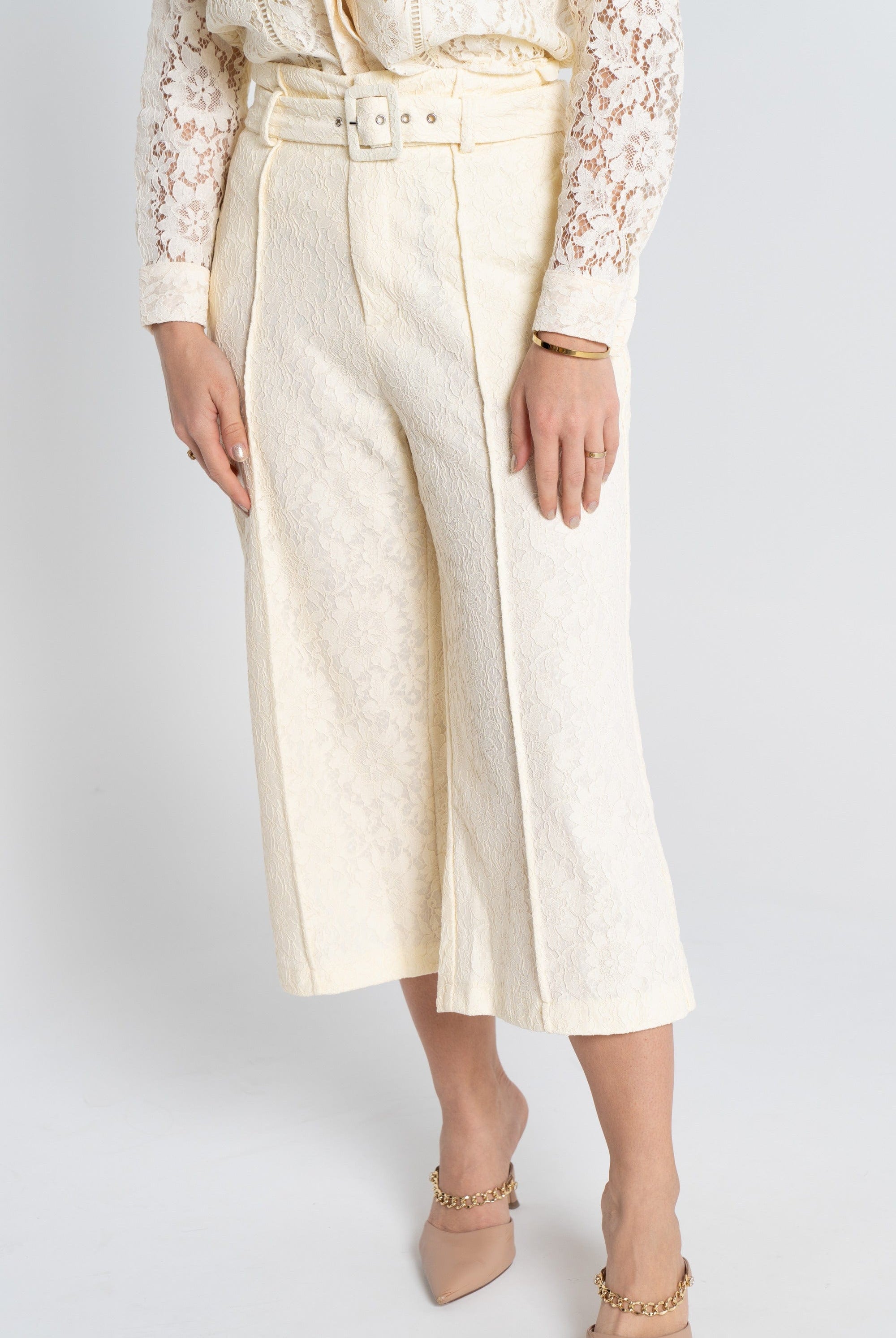 نتشي سروال قصير نسائي قماشي