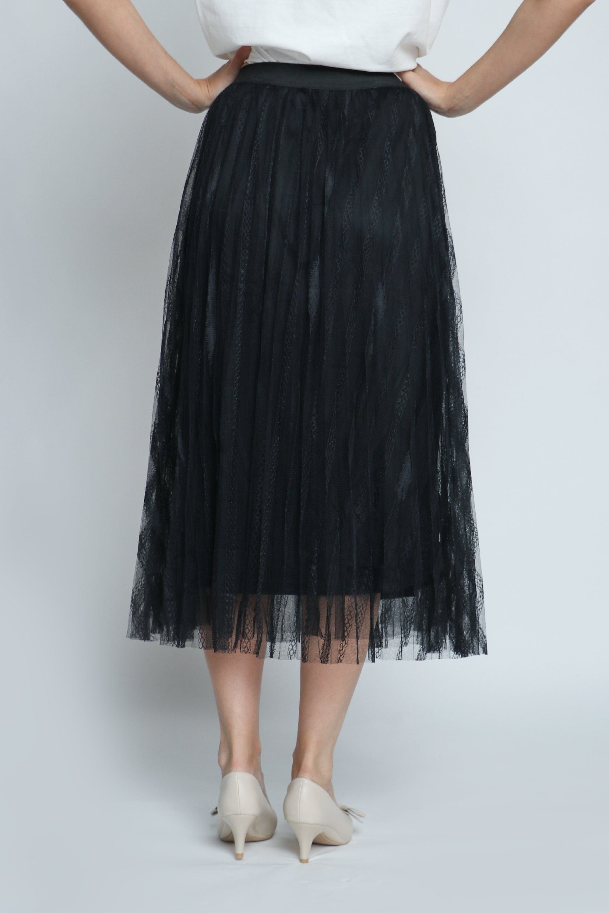 ميكا تنورة ميدي شبك دانتيل مطوي مبطنة