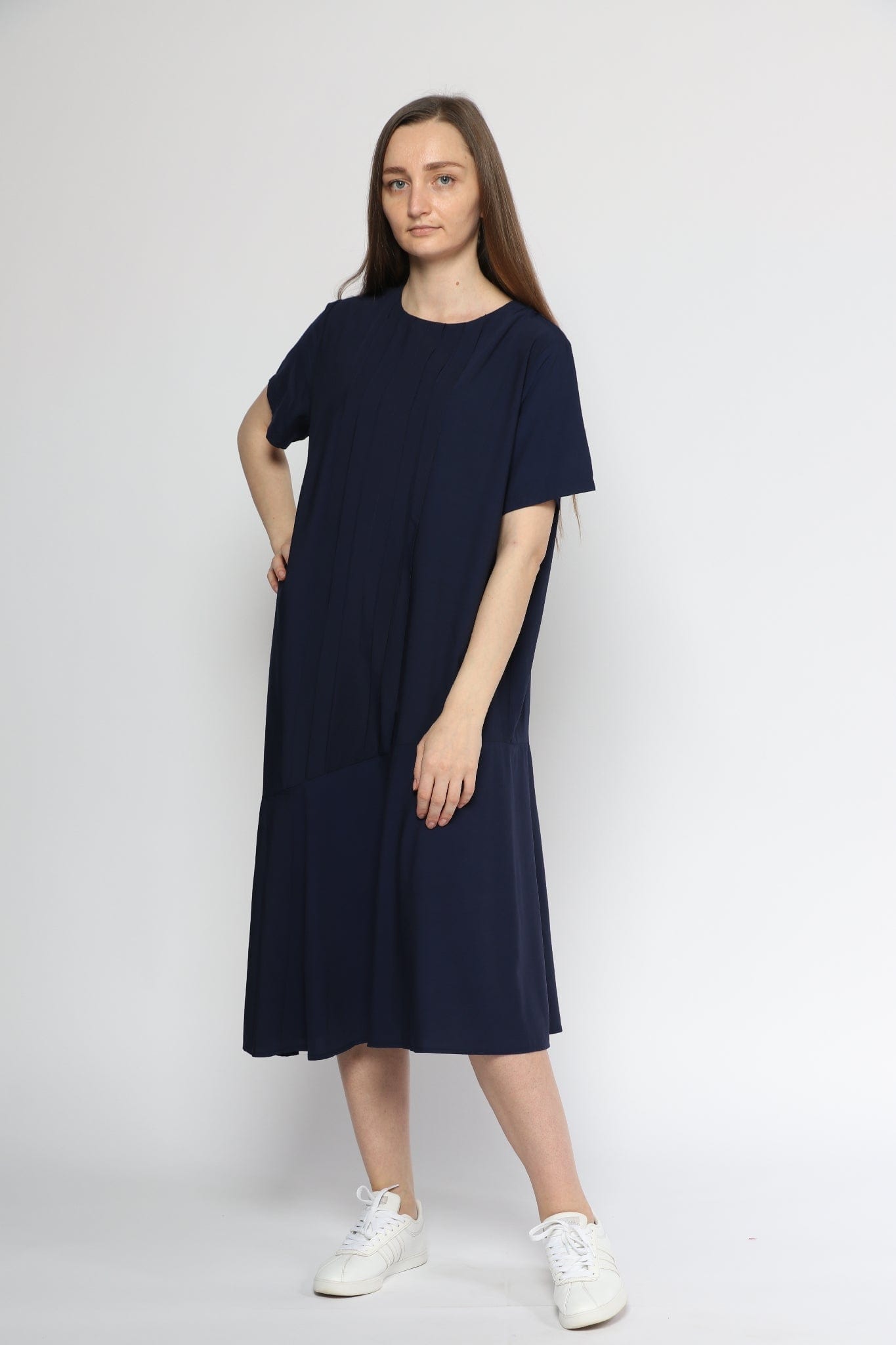 ميكا فستان ميدي واسع بكم قصير