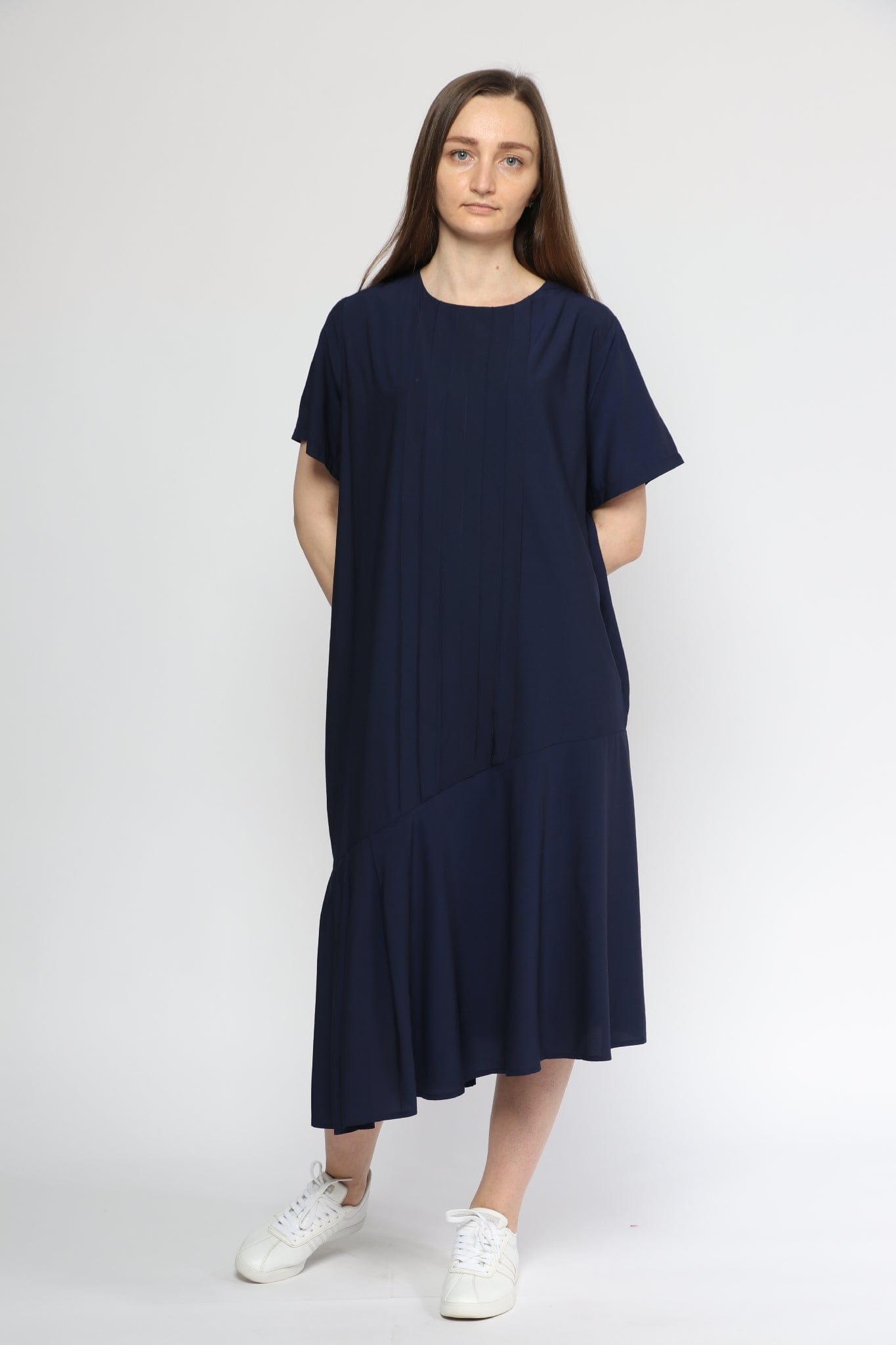 ميكا فستان ميدي واسع بكم قصير