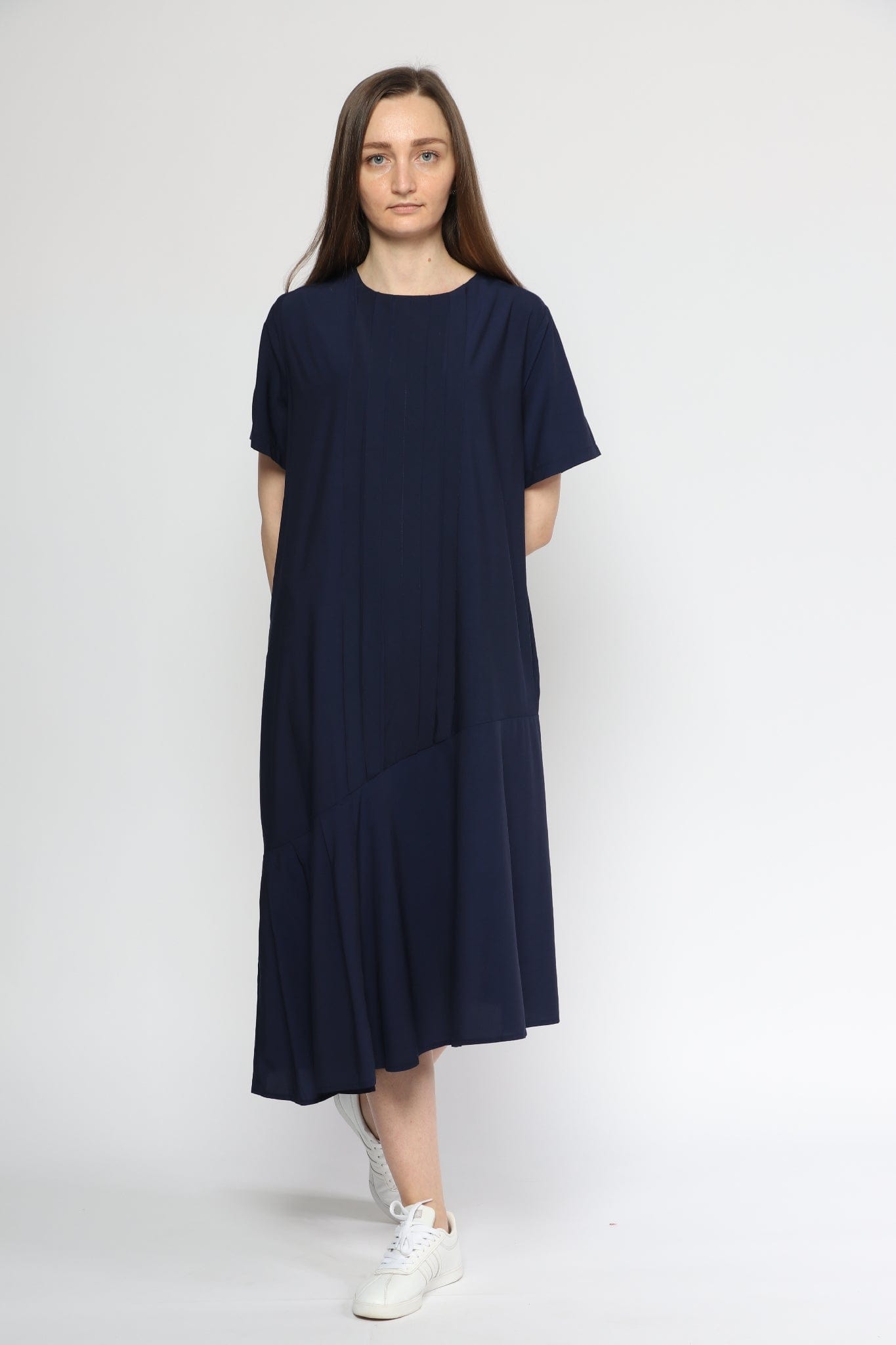 ميكا فستان ميدي واسع بكم قصير