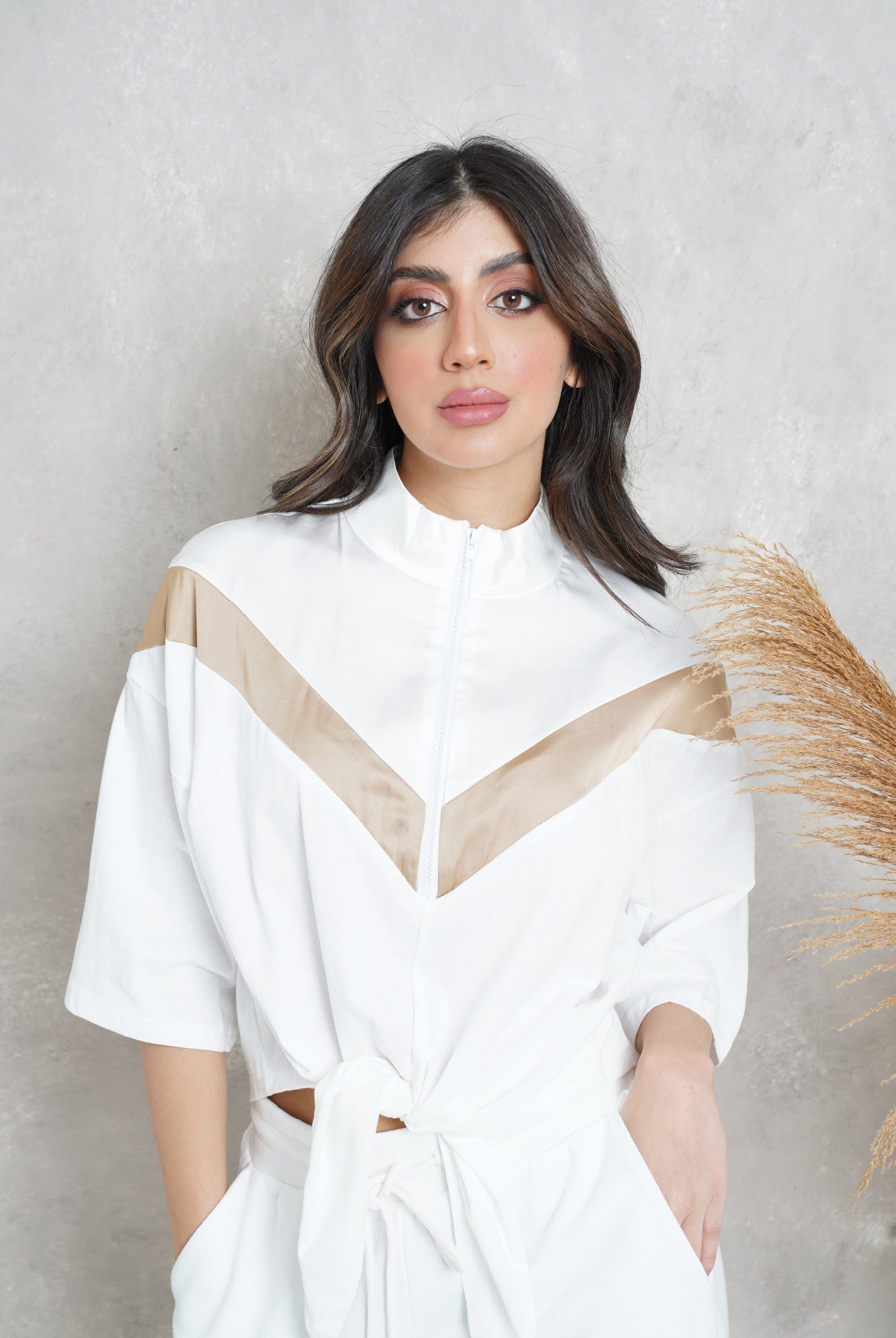 ميكا بلوزة أوفر ساير برقبة عالية وسحاب وربطة على الخصر 3/4 كم نسائي جملي