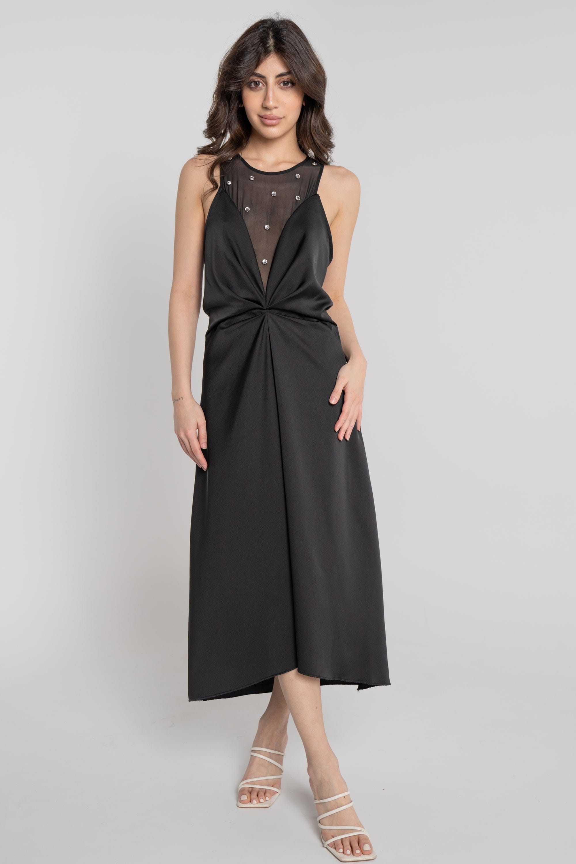 ميكا فستان ميدي بدون أكمام مخصر بفتحة صدر عميقة أسود