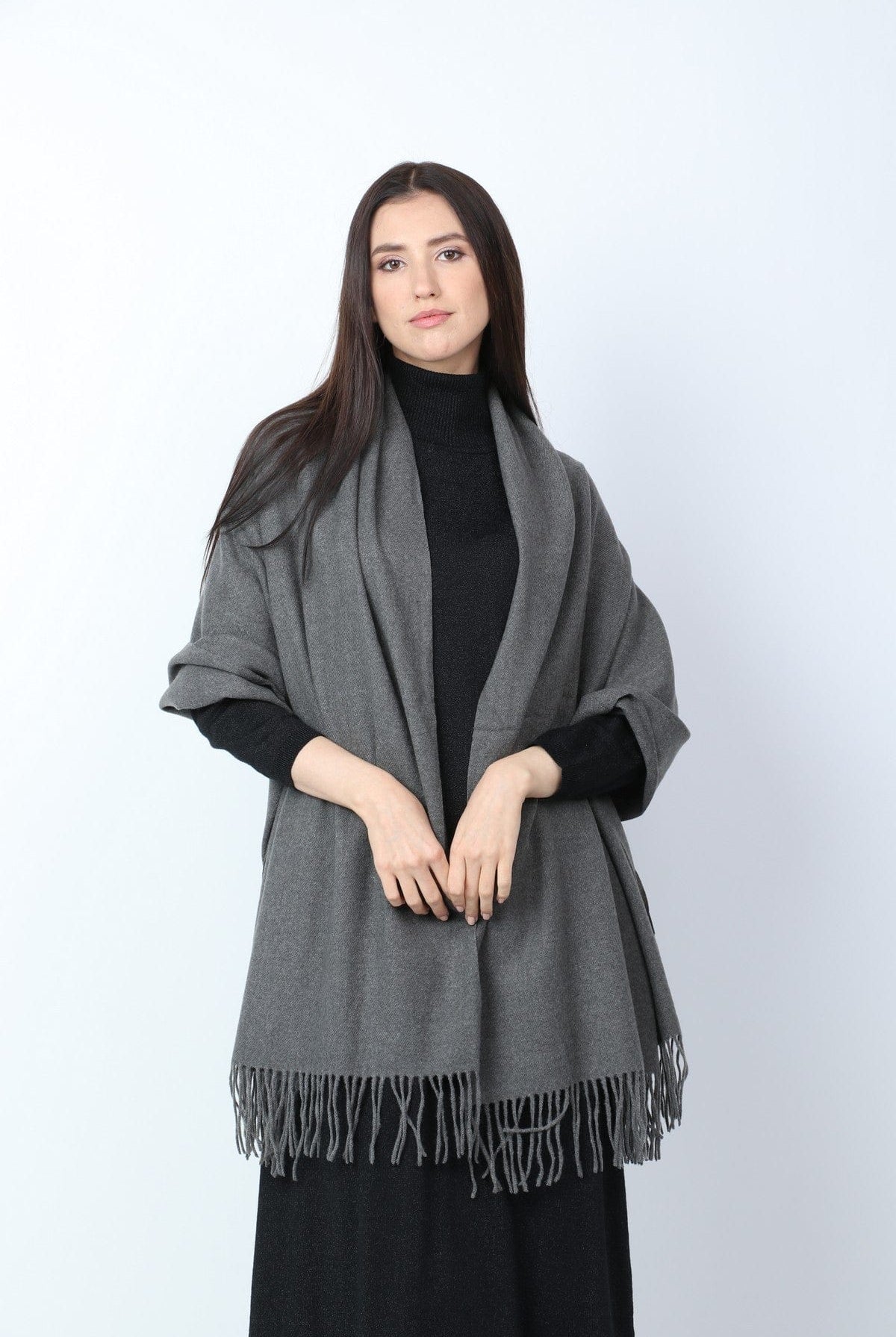 ميكا شال نسائي طويل سادة مزين بشراشيب