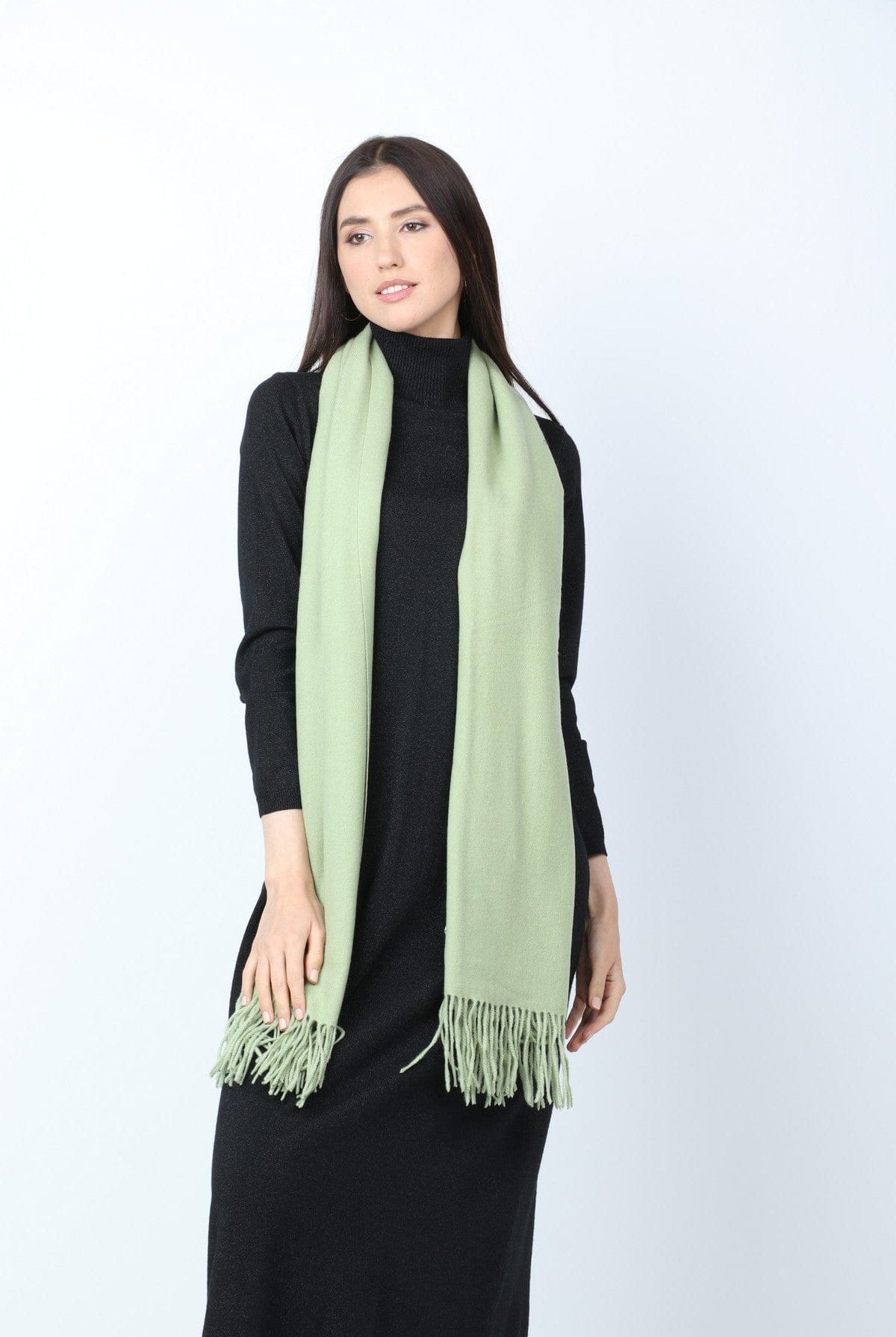 ميكا شال نسائي طويل سادة مزين بشراشيب