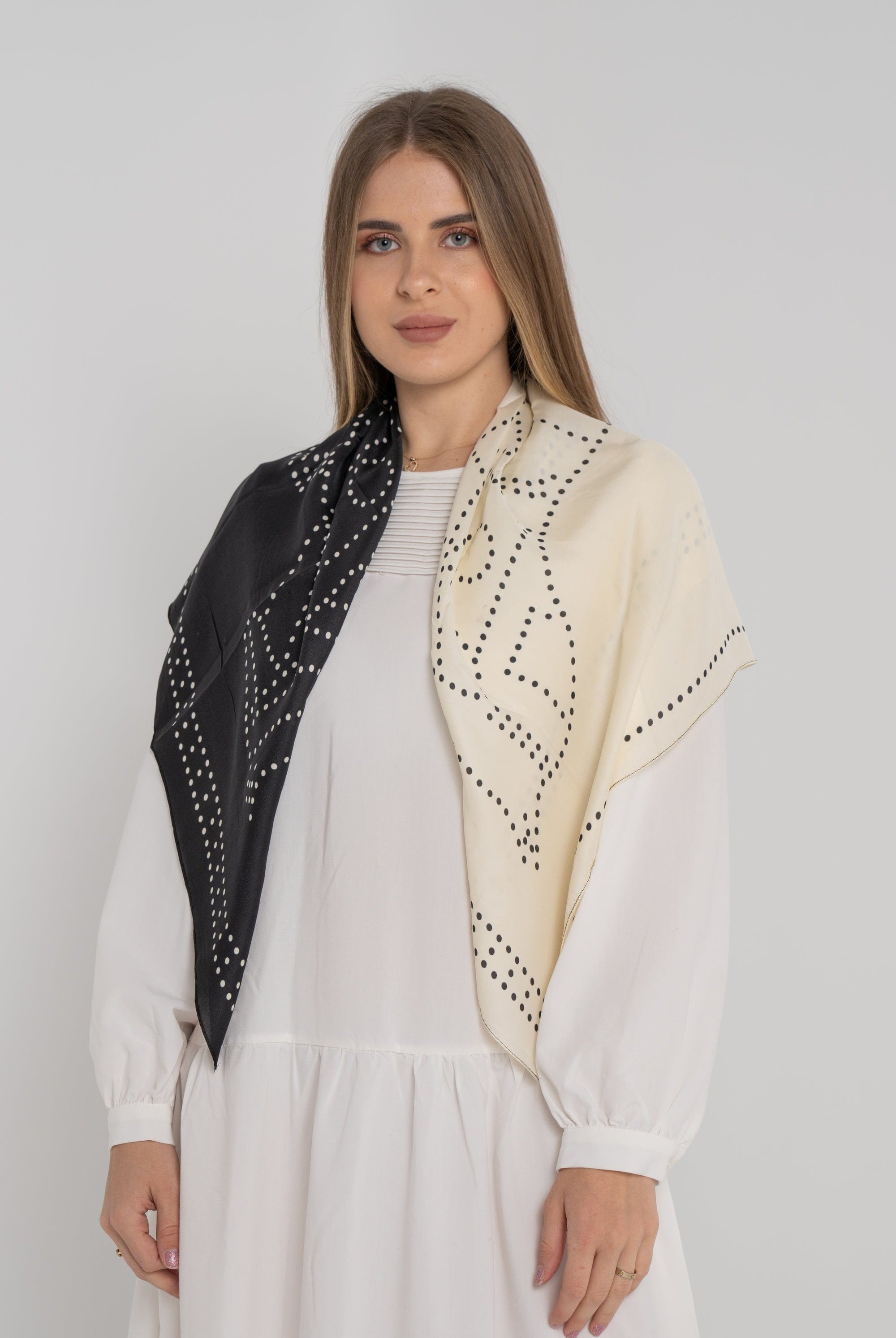 ميكا شال نسائي قصير لونين