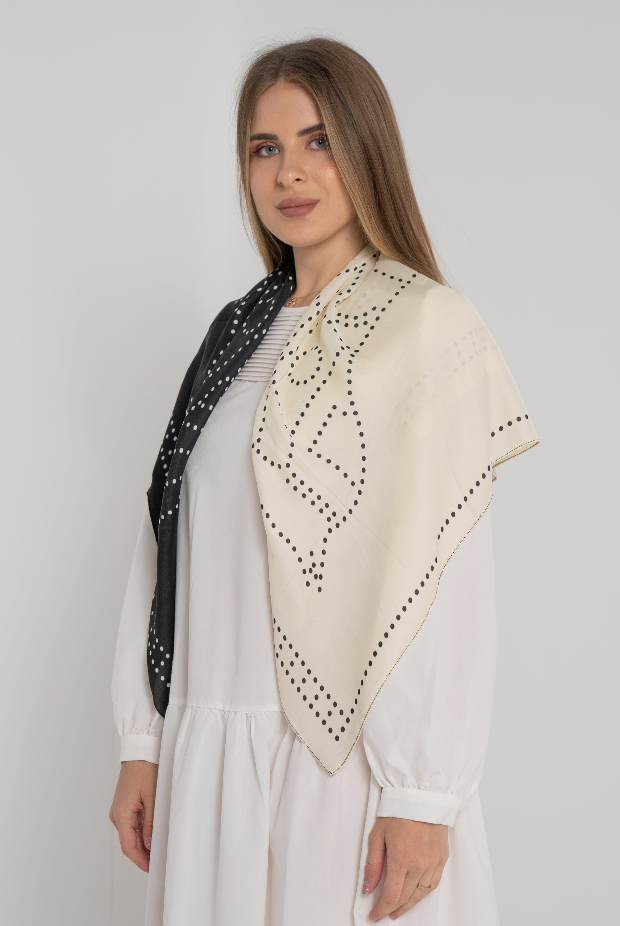 ميكا شال نسائي قصير لونين