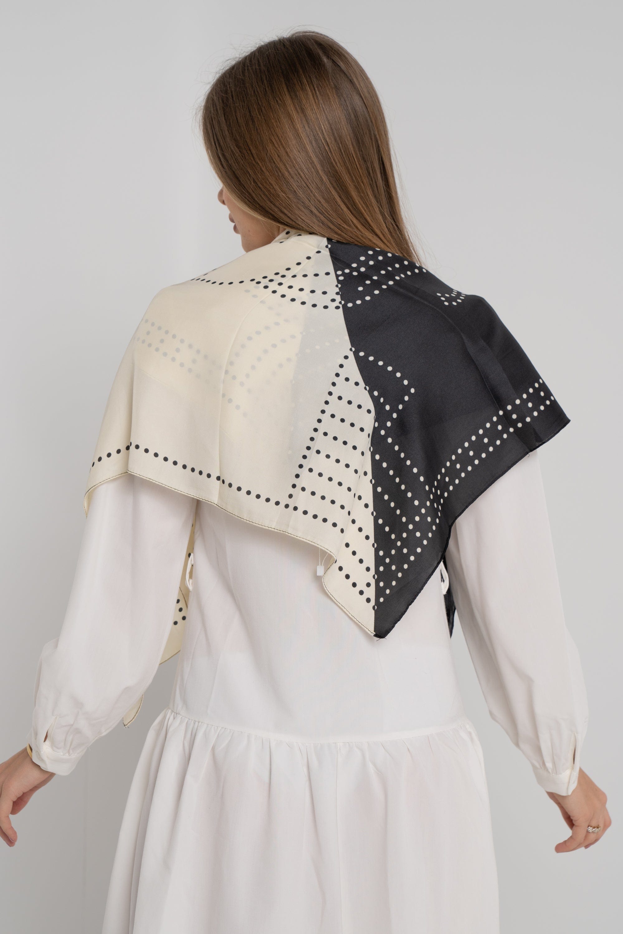 ميكا شال نسائي قصير لونين