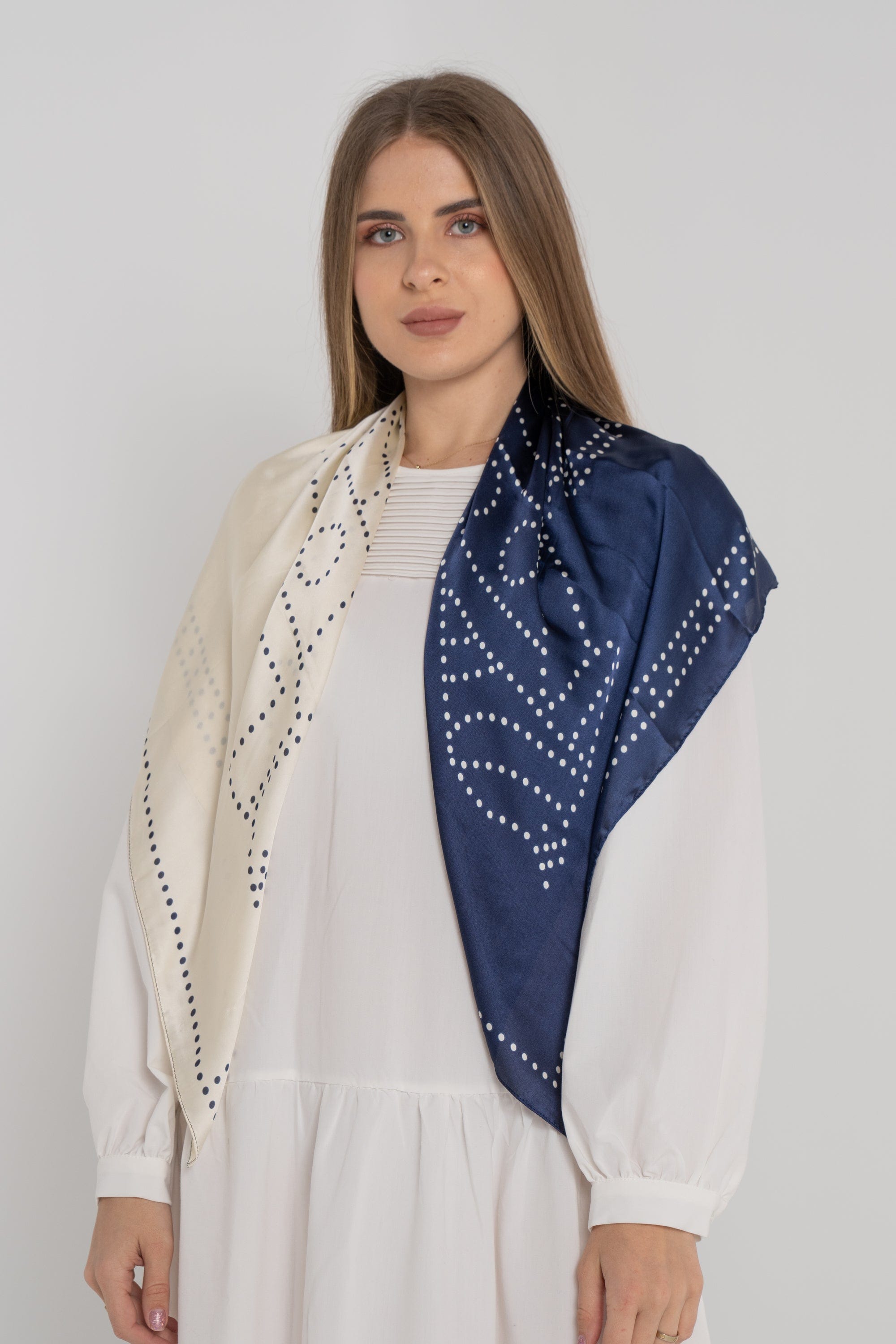 ميكا شال نسائي قصير لونين