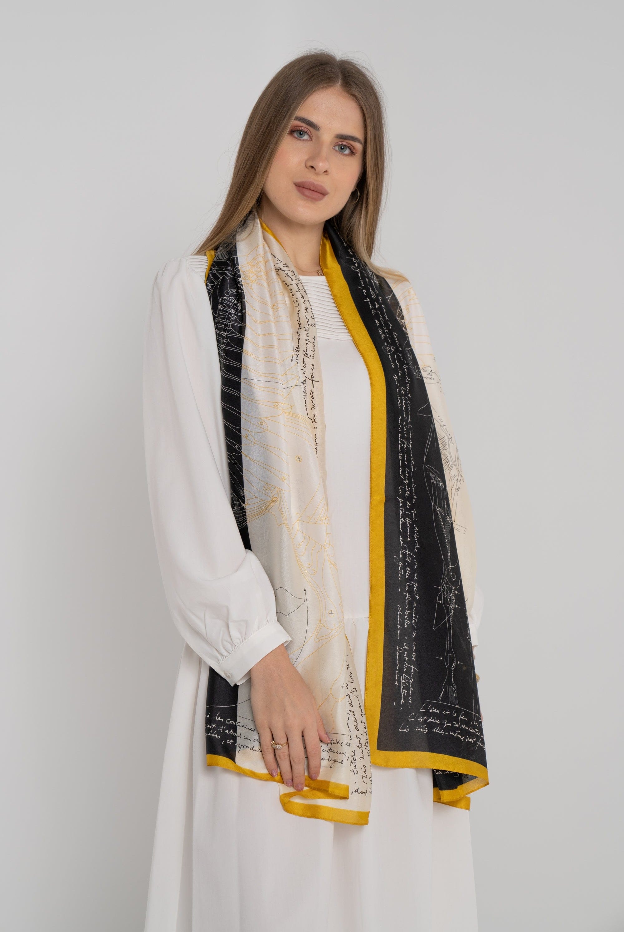 ميكا شال خفيف نسائي منقوش أسود