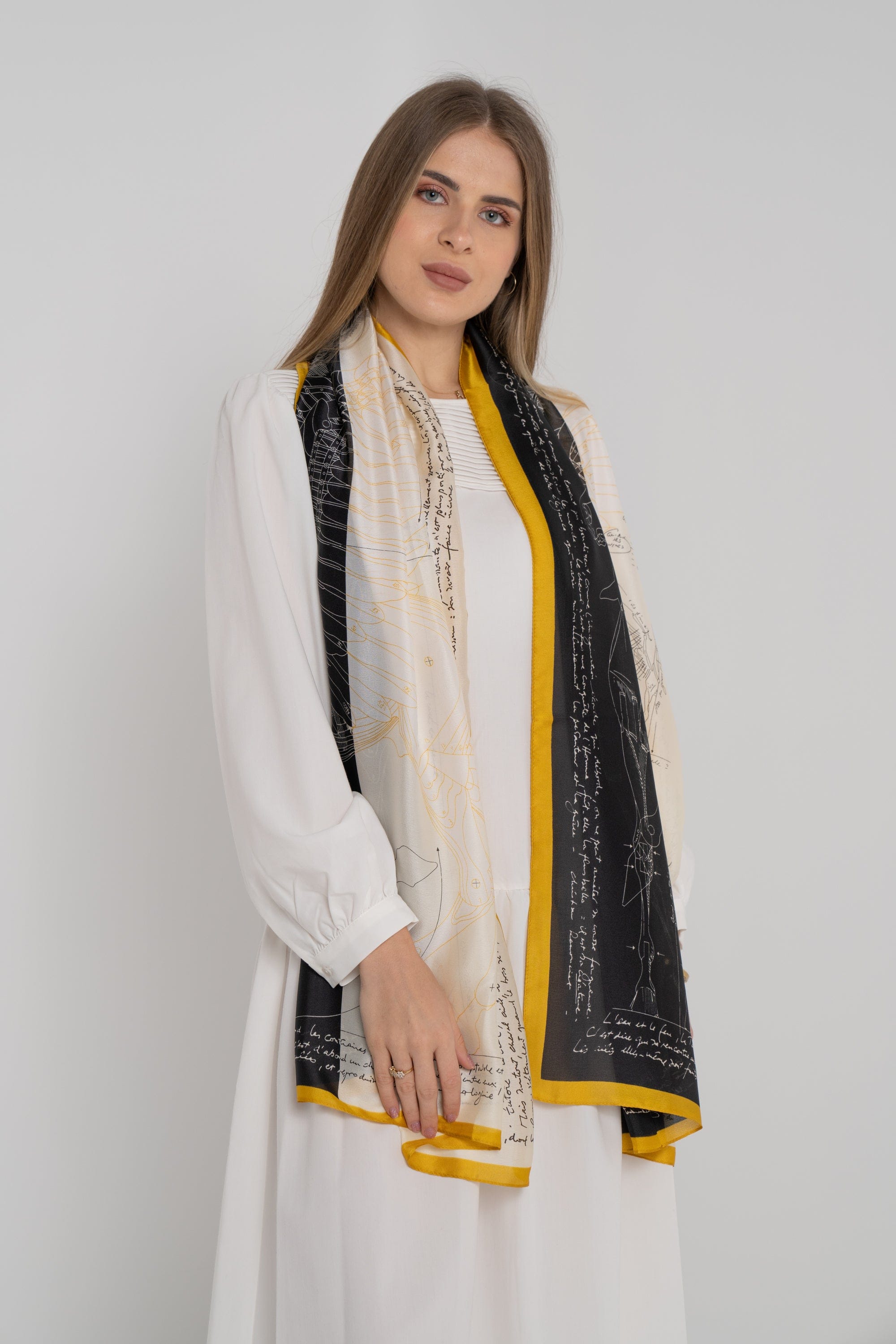 ميكا شال خفيف نسائي منقوش أسود