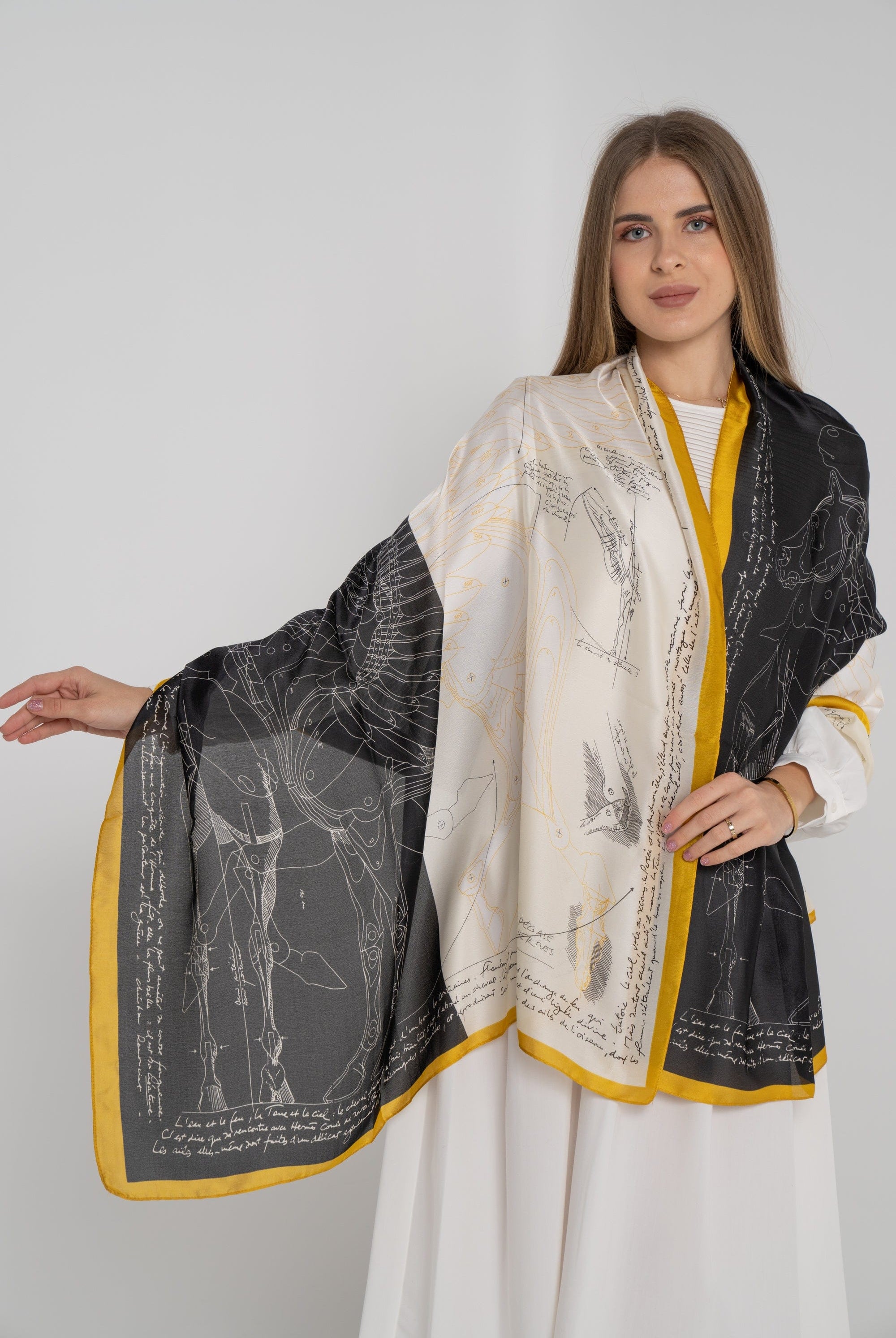 ميكا شال خفيف نسائي منقوش أسود