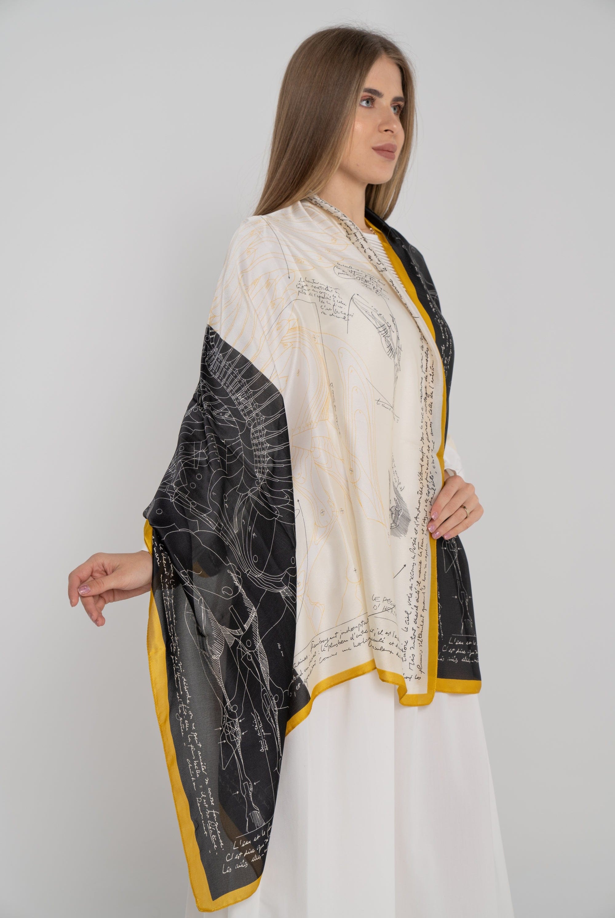 ميكا شال خفيف نسائي منقوش أسود