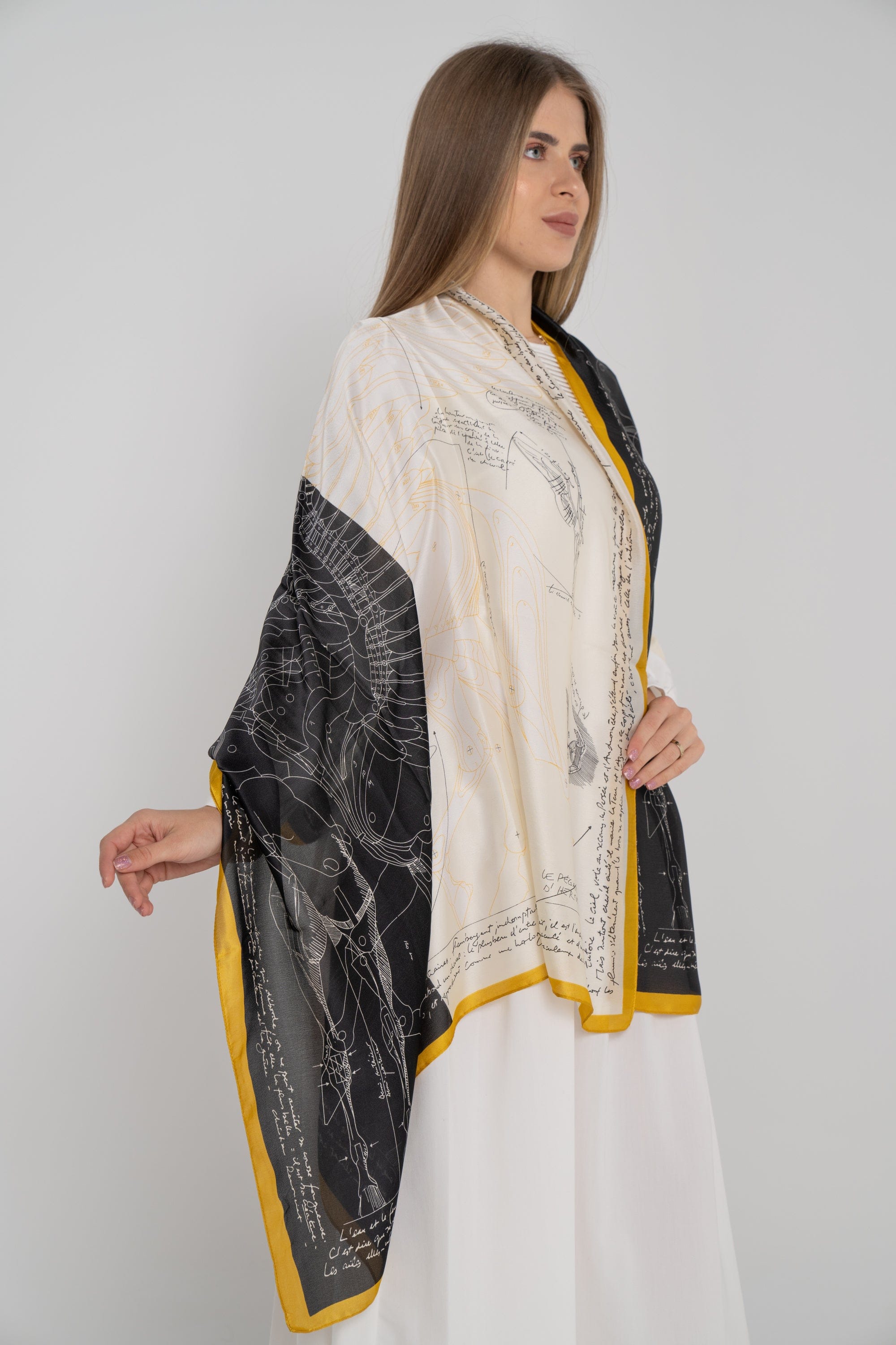 ميكا شال خفيف نسائي منقوش أسود