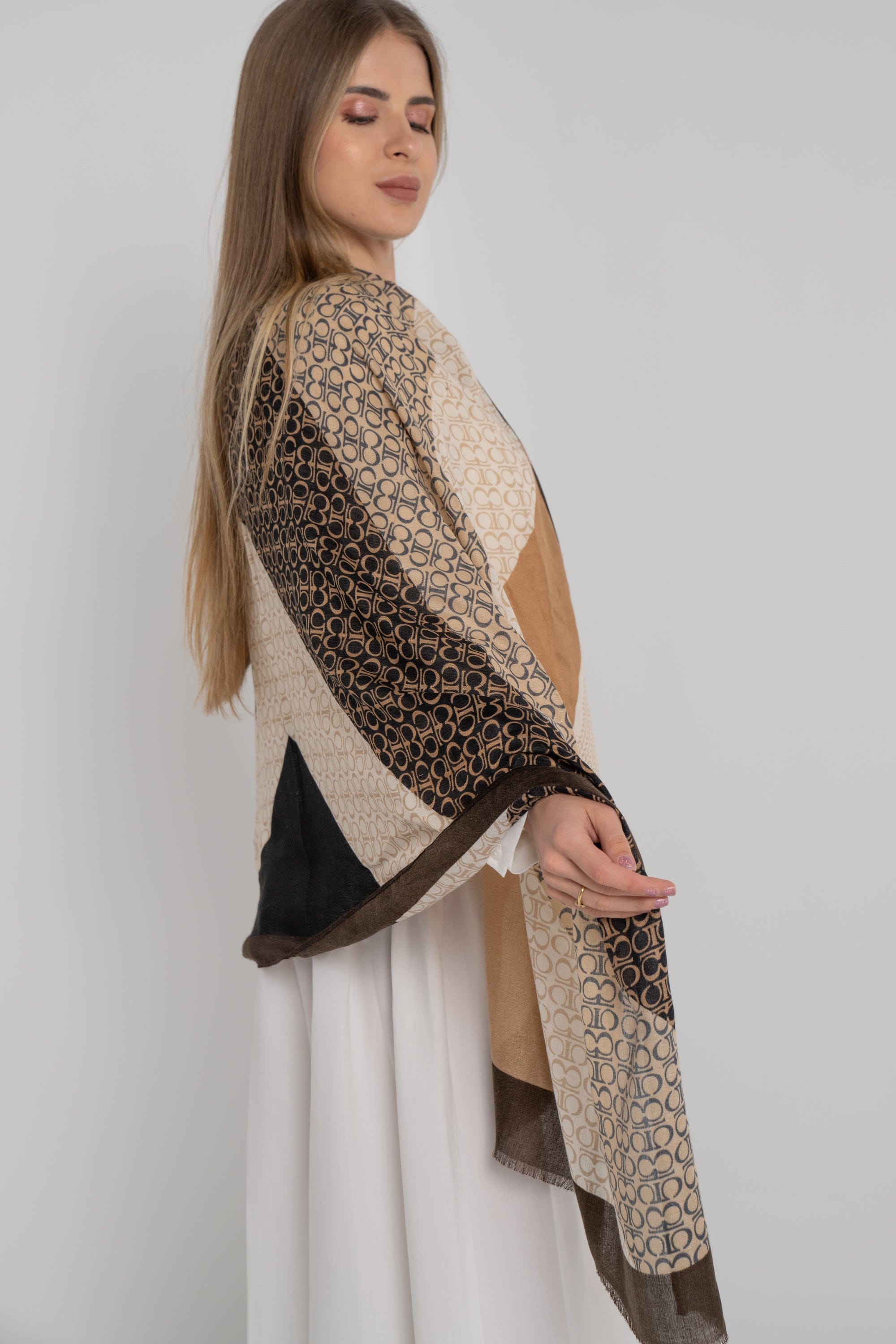 ميكا وشاح نسائي خففيف منقوش