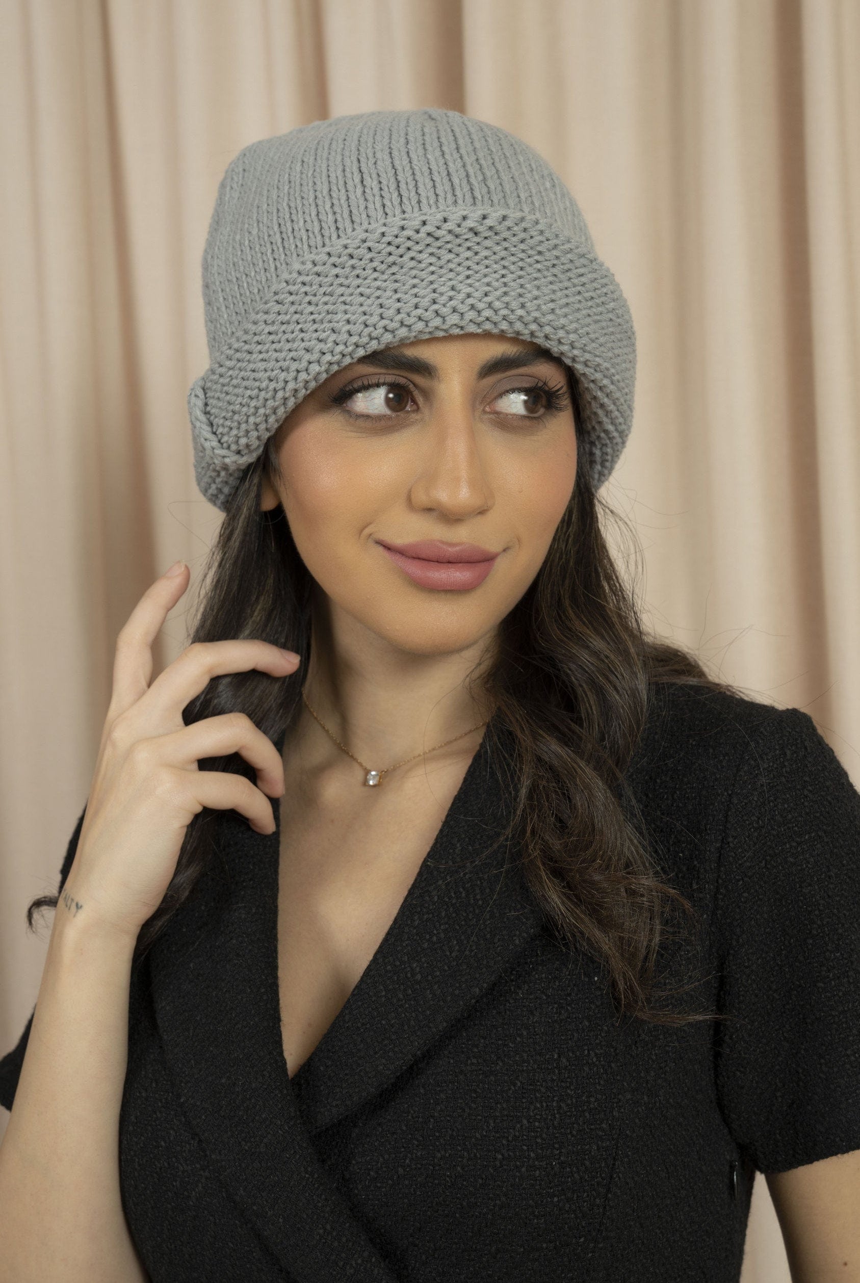 ميكا طاقية شتوية نسائية منسوجة رمادي