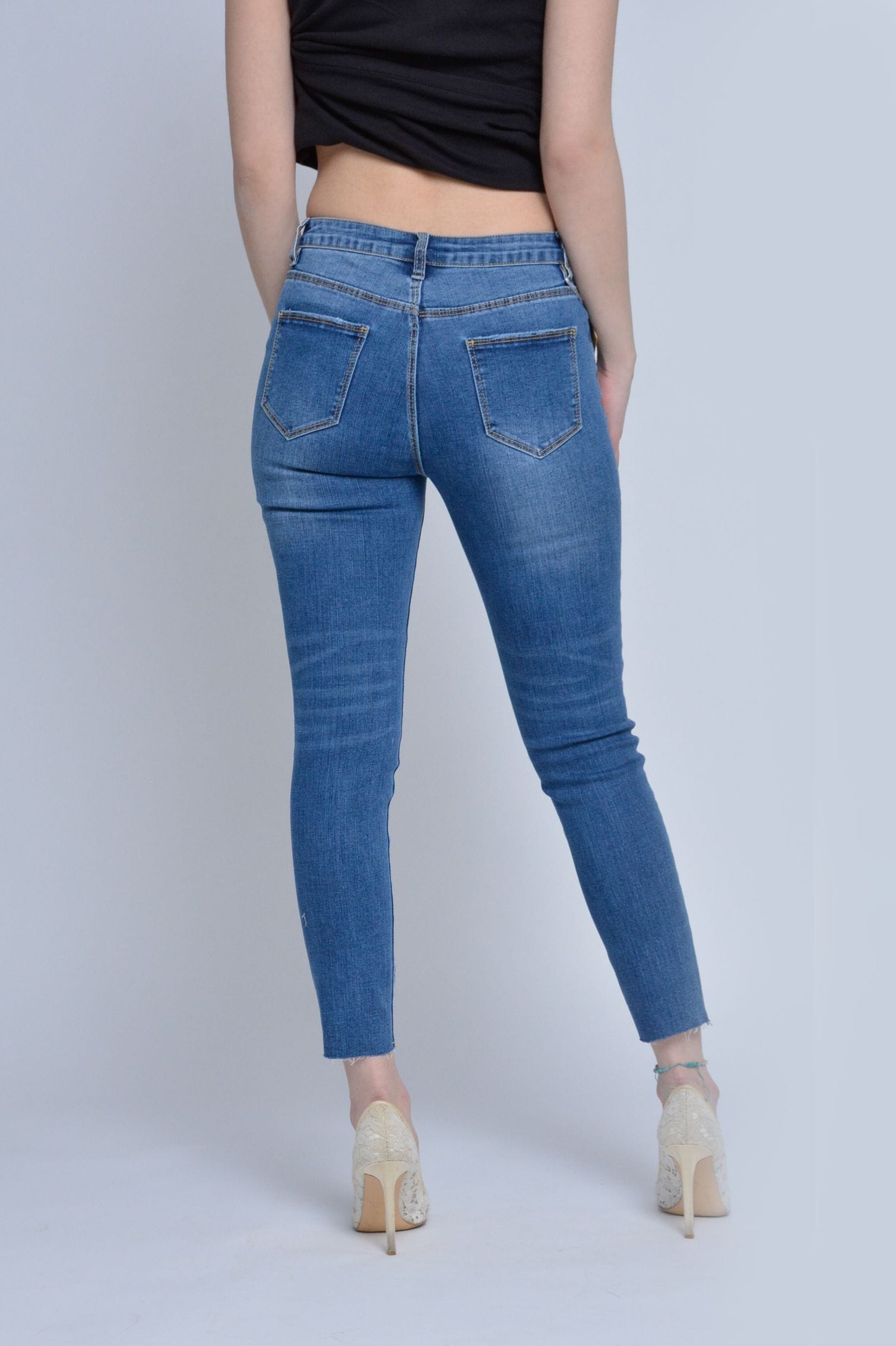 ميكا بنطلون جينز طويل مقطع ومطرز نسائي