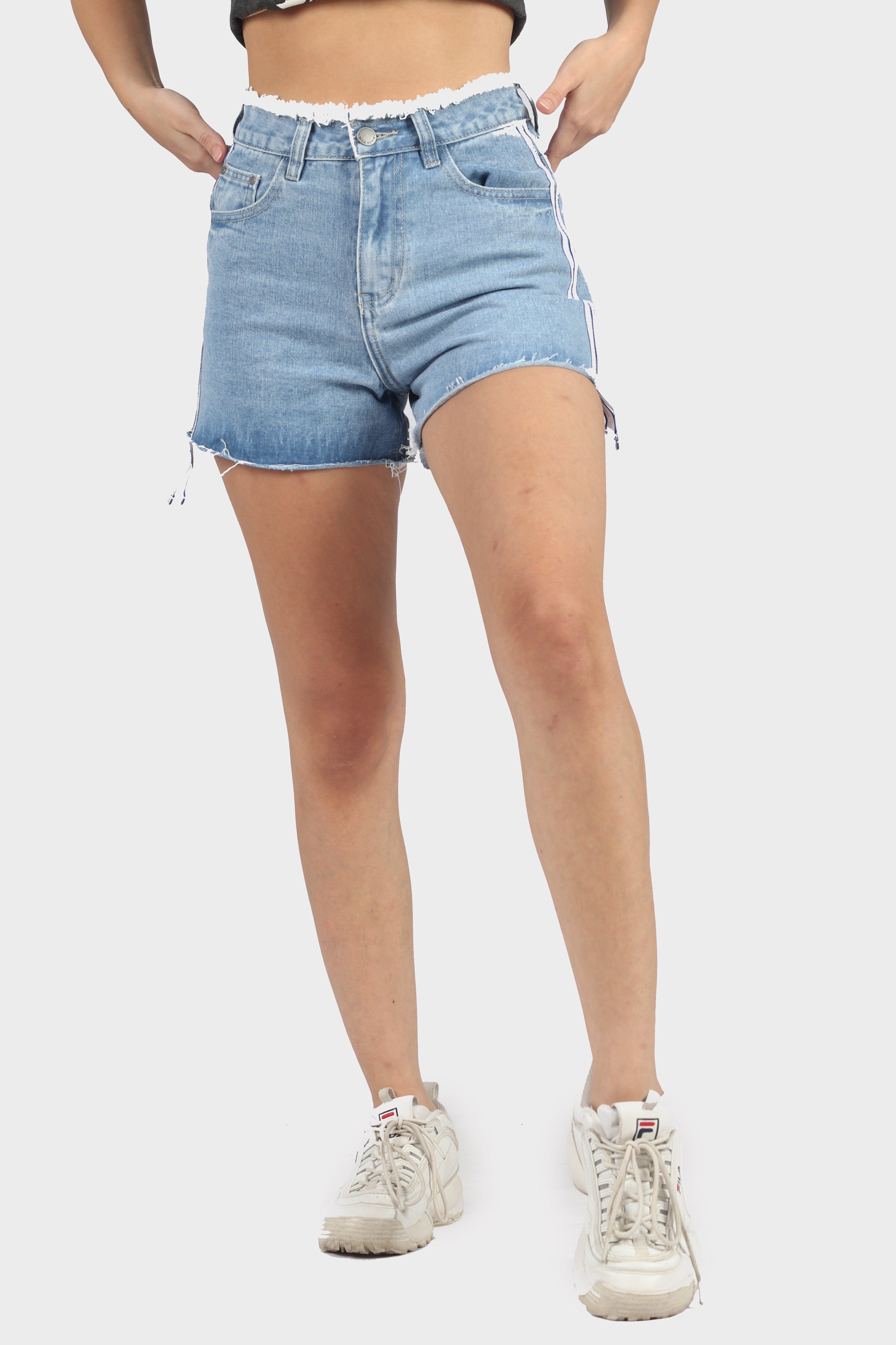 ميكا بنطلون جينز نسائي قصير مصنوع من قماش الدنيم