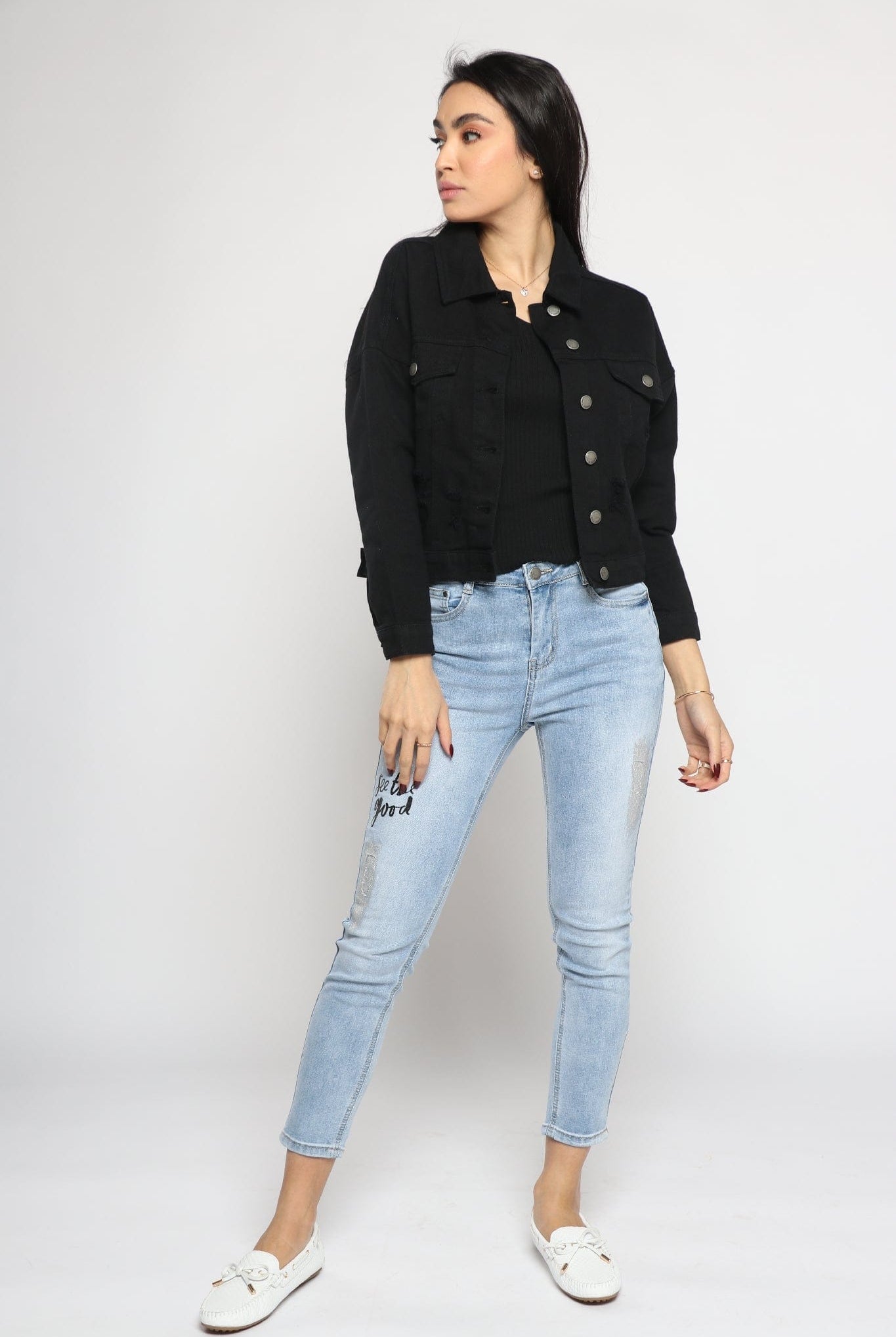 ميكا جاكيت جينز قصير أزرار أمامية وجيوب وياقة كم طويل نسائي