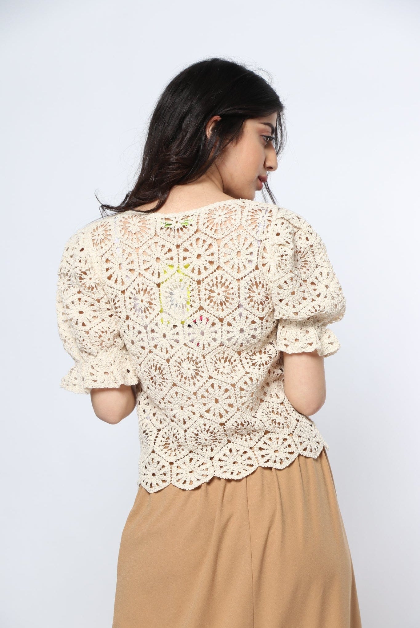 ميكا بلوزة دانتيل كم قصير منفوخ نسائي