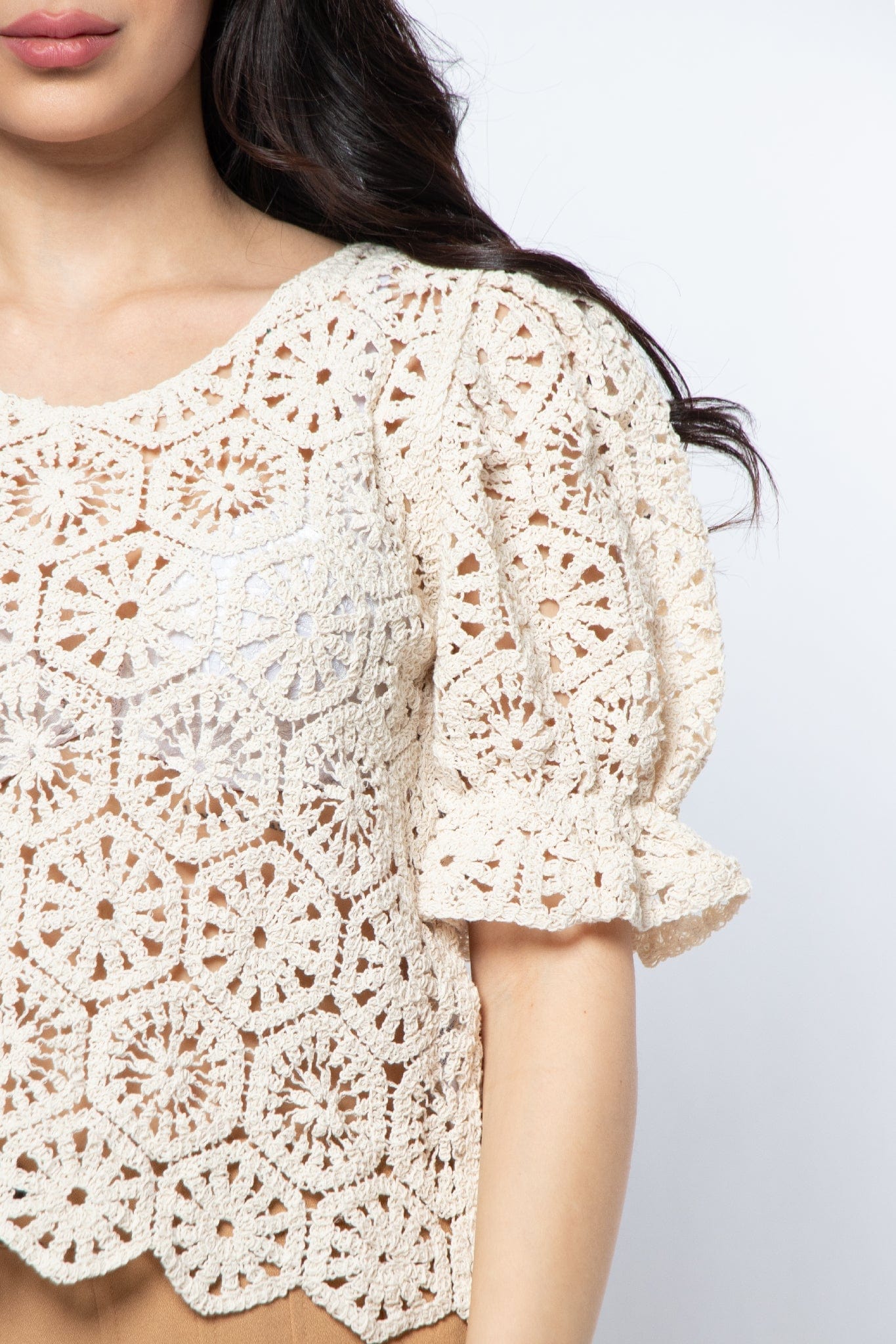 ميكا بلوزة دانتيل كم قصير منفوخ نسائي