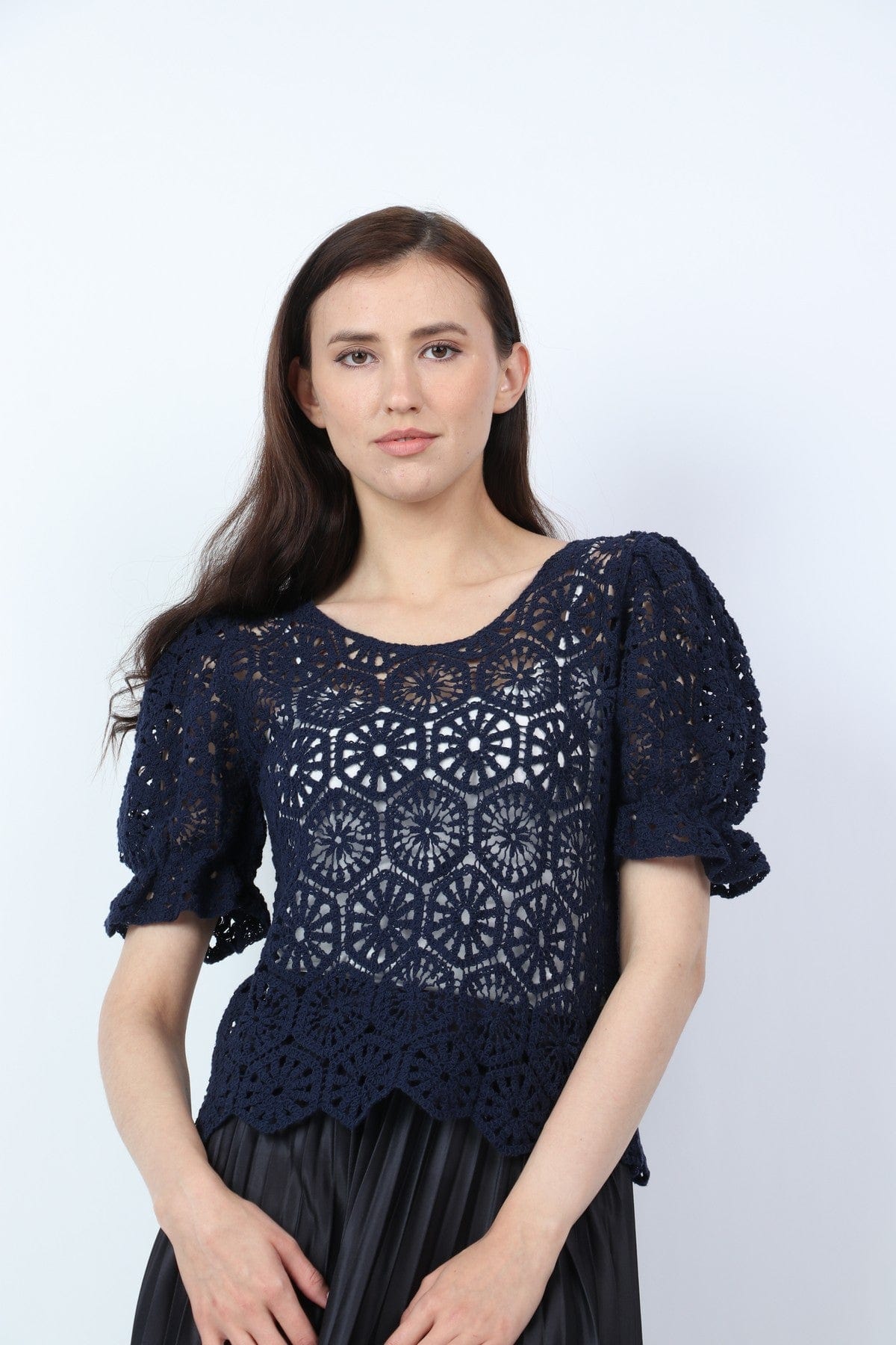 ميكا بلوزة دانتيل كم قصير منفوخ نسائي