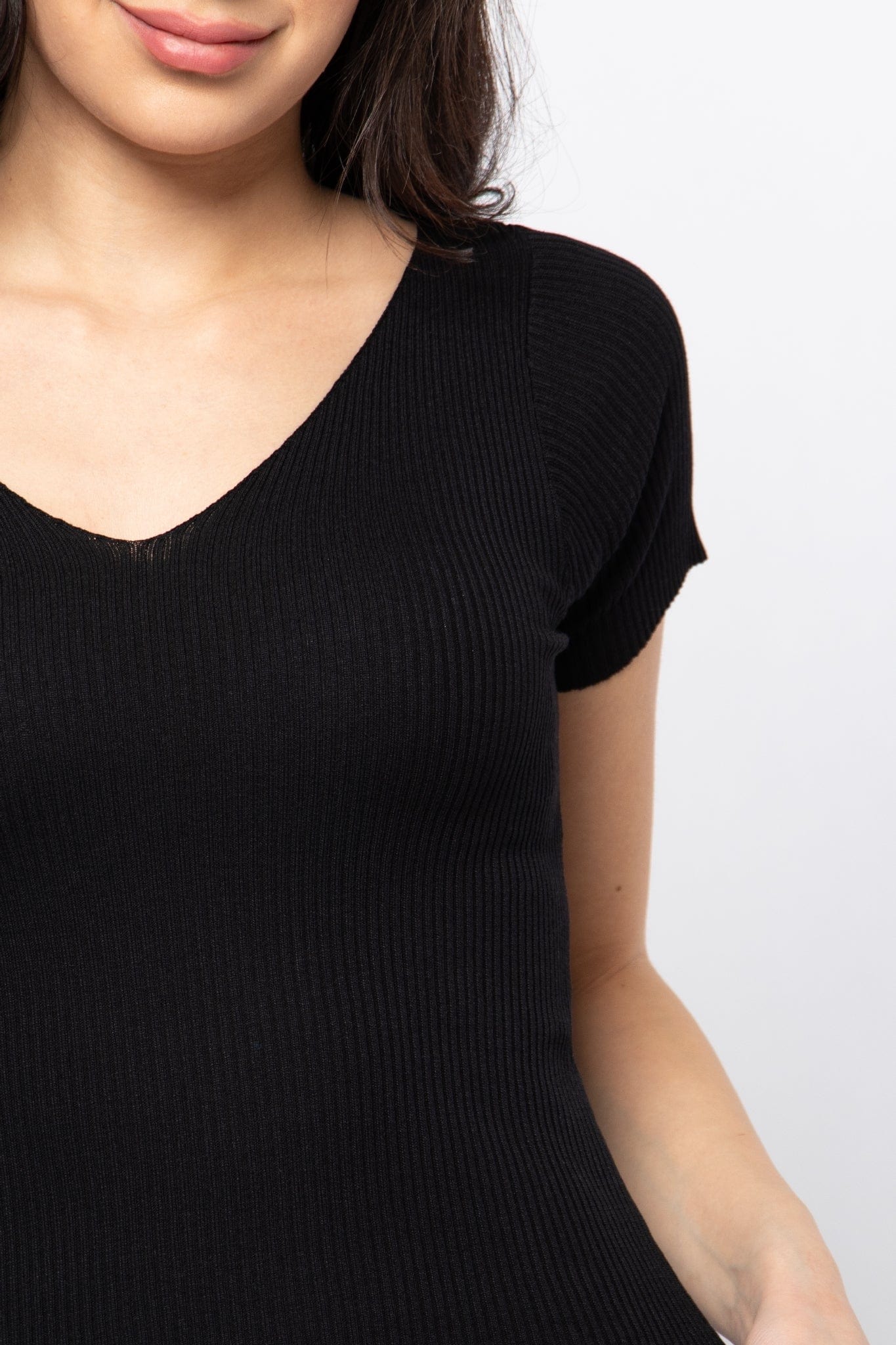 ميكا بلوزة بأكمام قصيرة مضلعة سادة