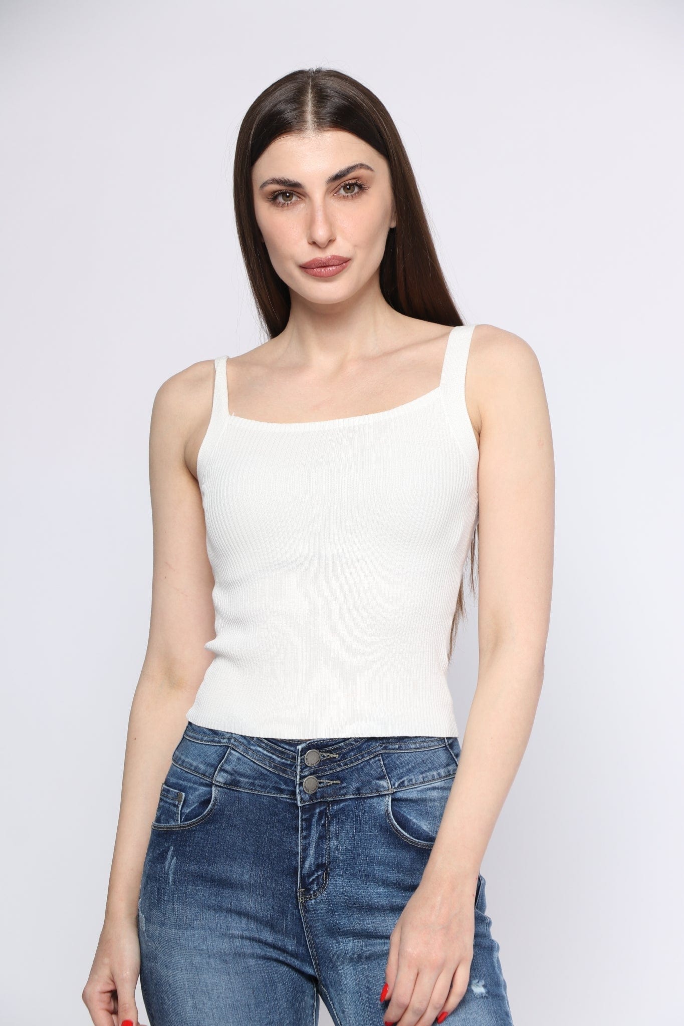 ميكا تانك توب سادة بفتحة صدر مربعة