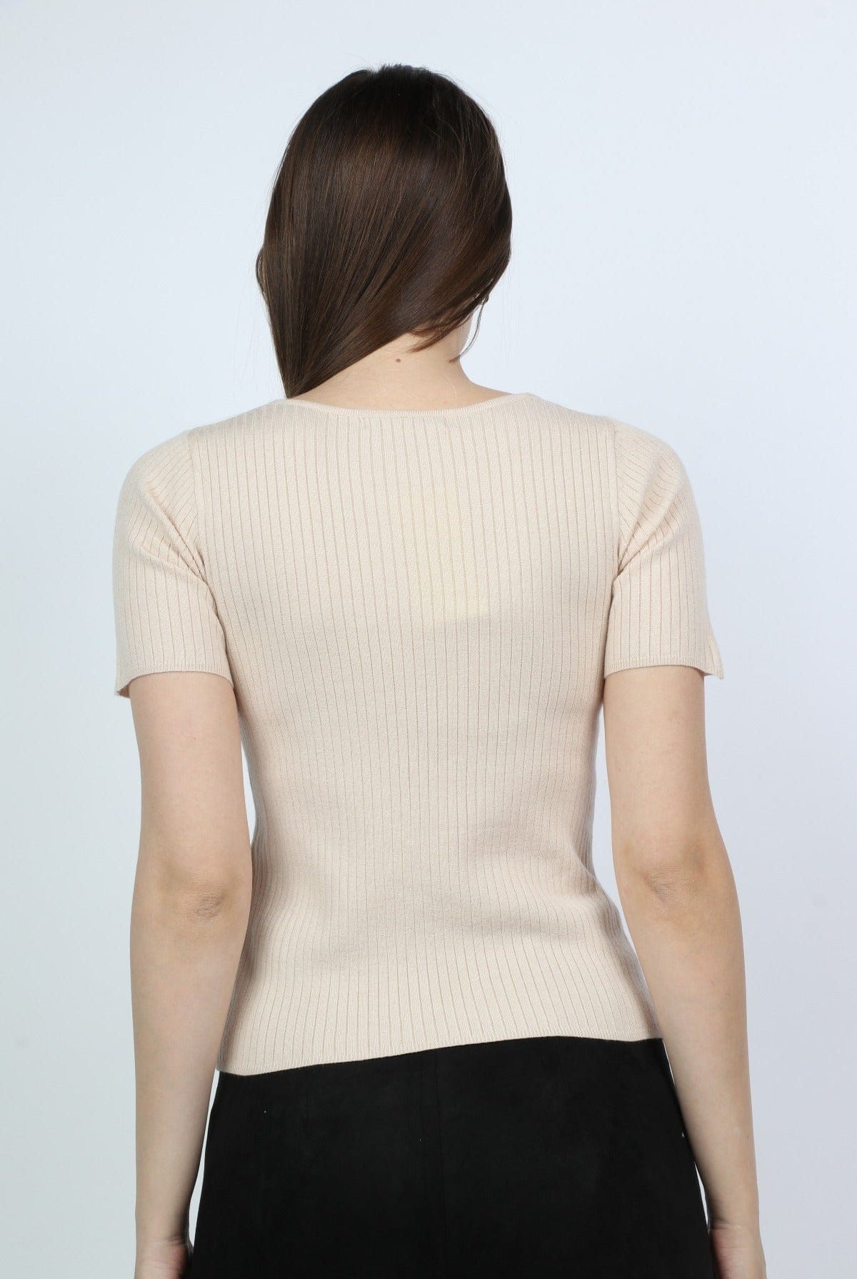 ميكا بلوزة قطن مضلعة كم قصير فتحة سبعة نسائي