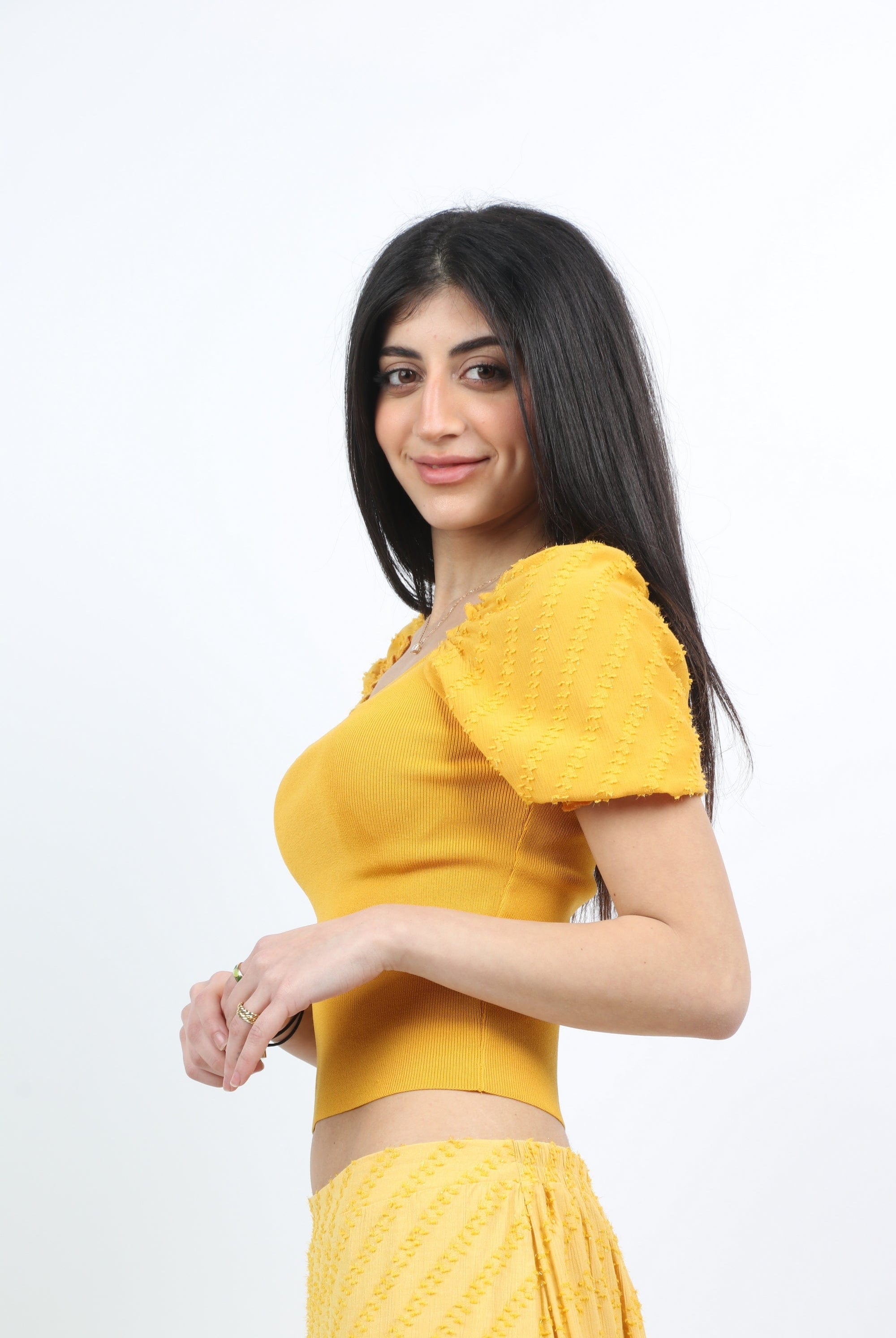 ميكا بلوزة قصيرة ياقة مربعة كم قصير بف نسائي