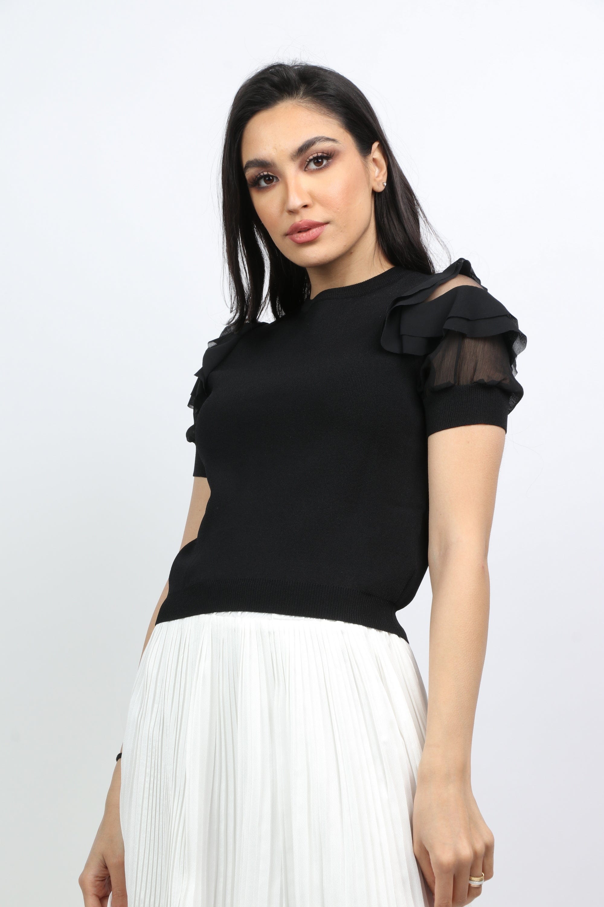 ميكا بلوزة سادة بأكمام قصيرة مكشكشة ياقة دائرية نسائي