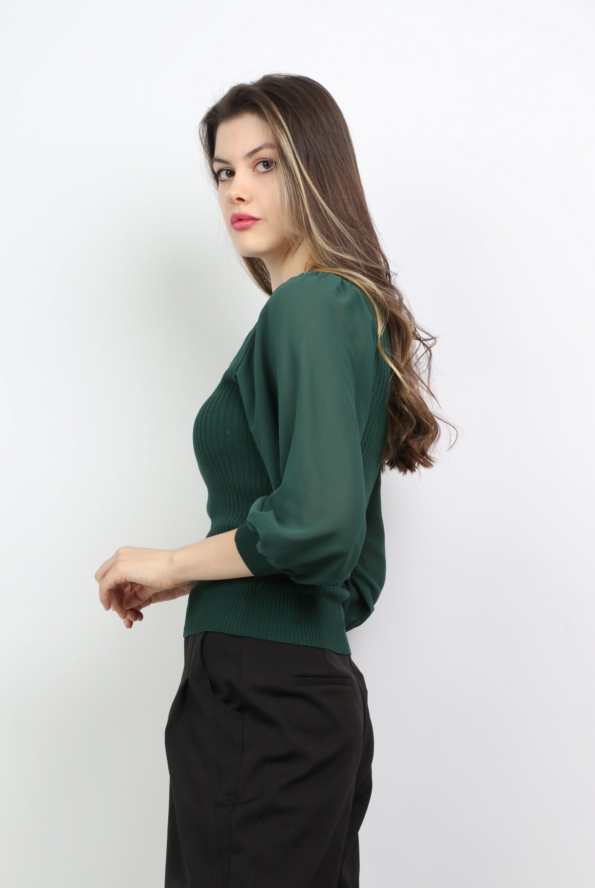 ميكا بلوزة بدي مضلع بأكمام منفوخة نسائي