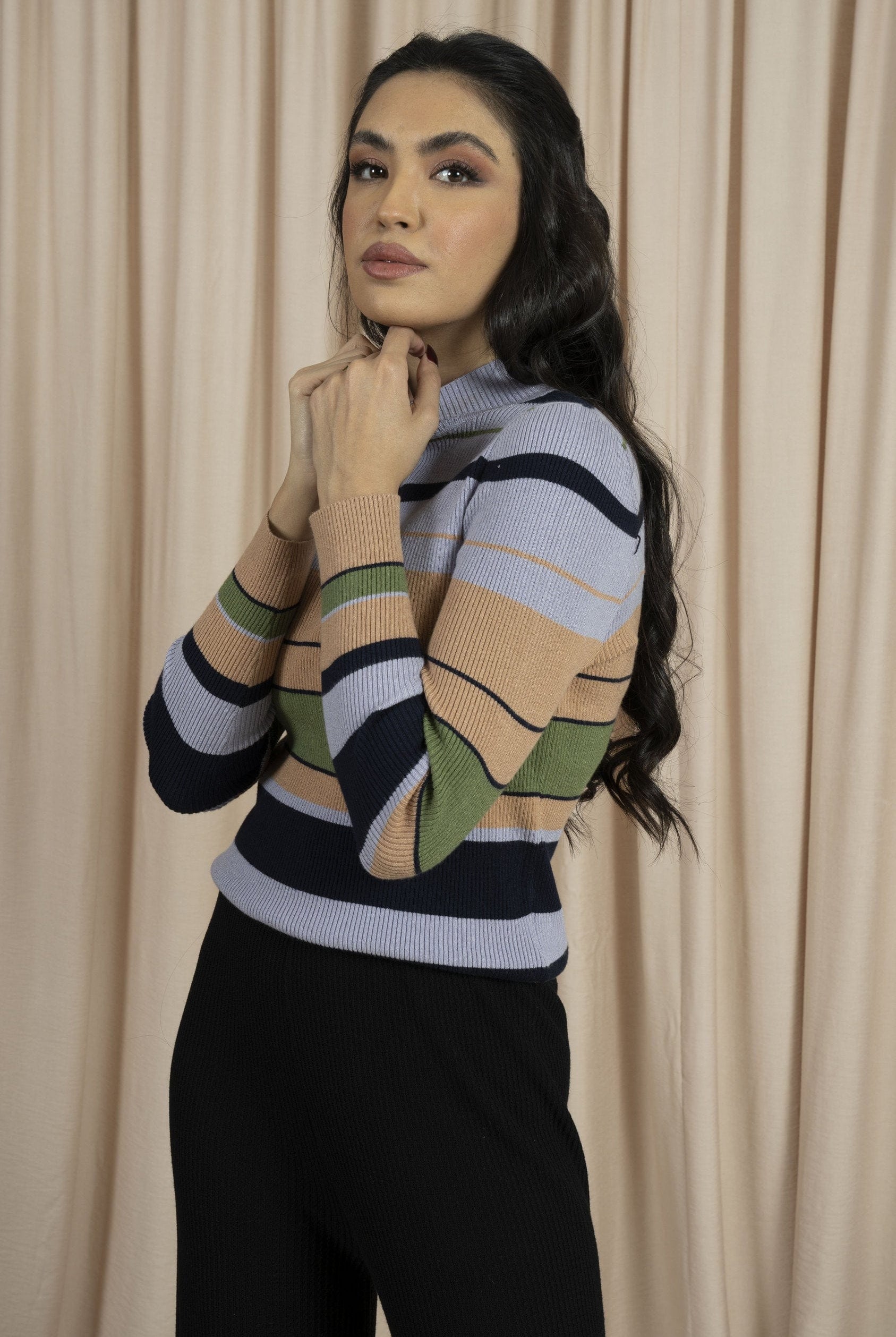 ميكا بلوزة شتوية نسائية مخططة برقبة طويلة