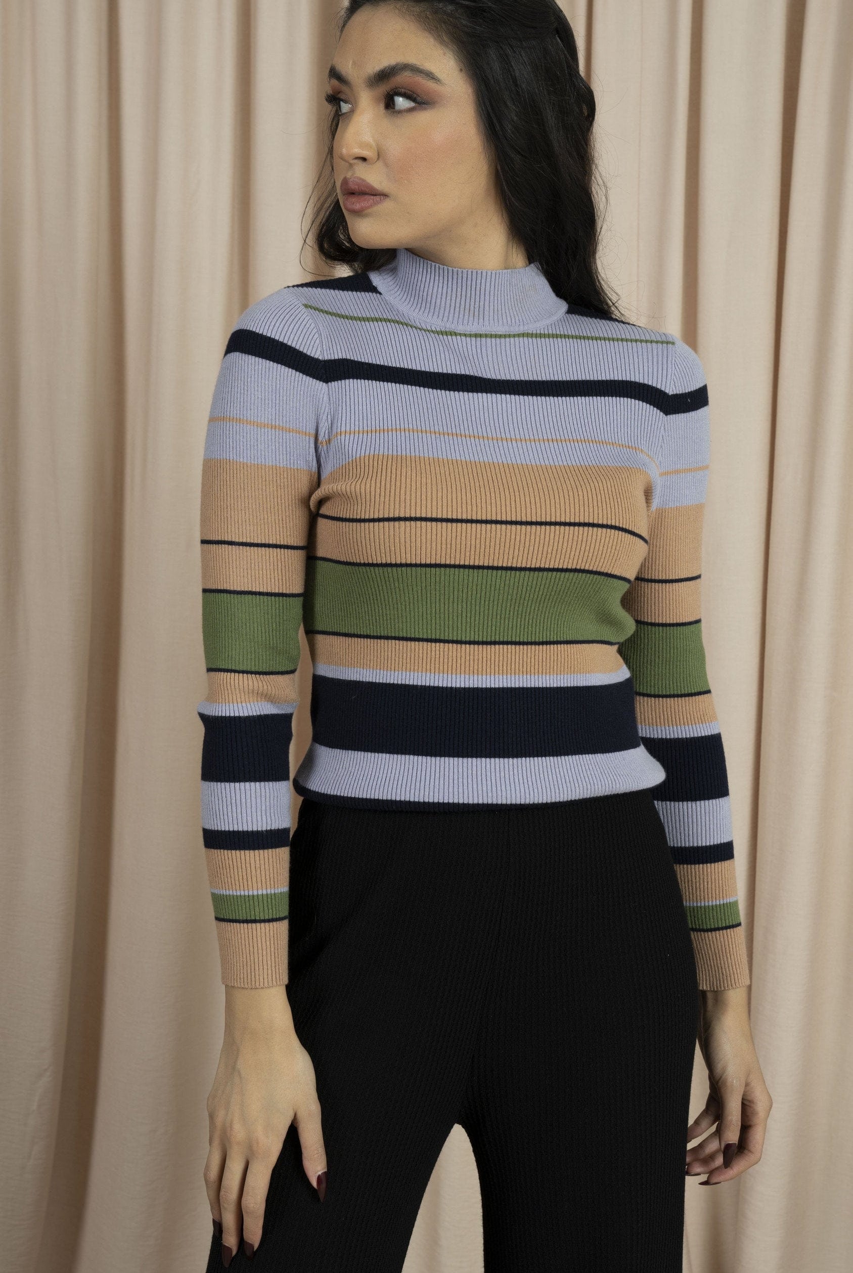 ميكا بلوزة شتوية نسائية مخططة برقبة طويلة